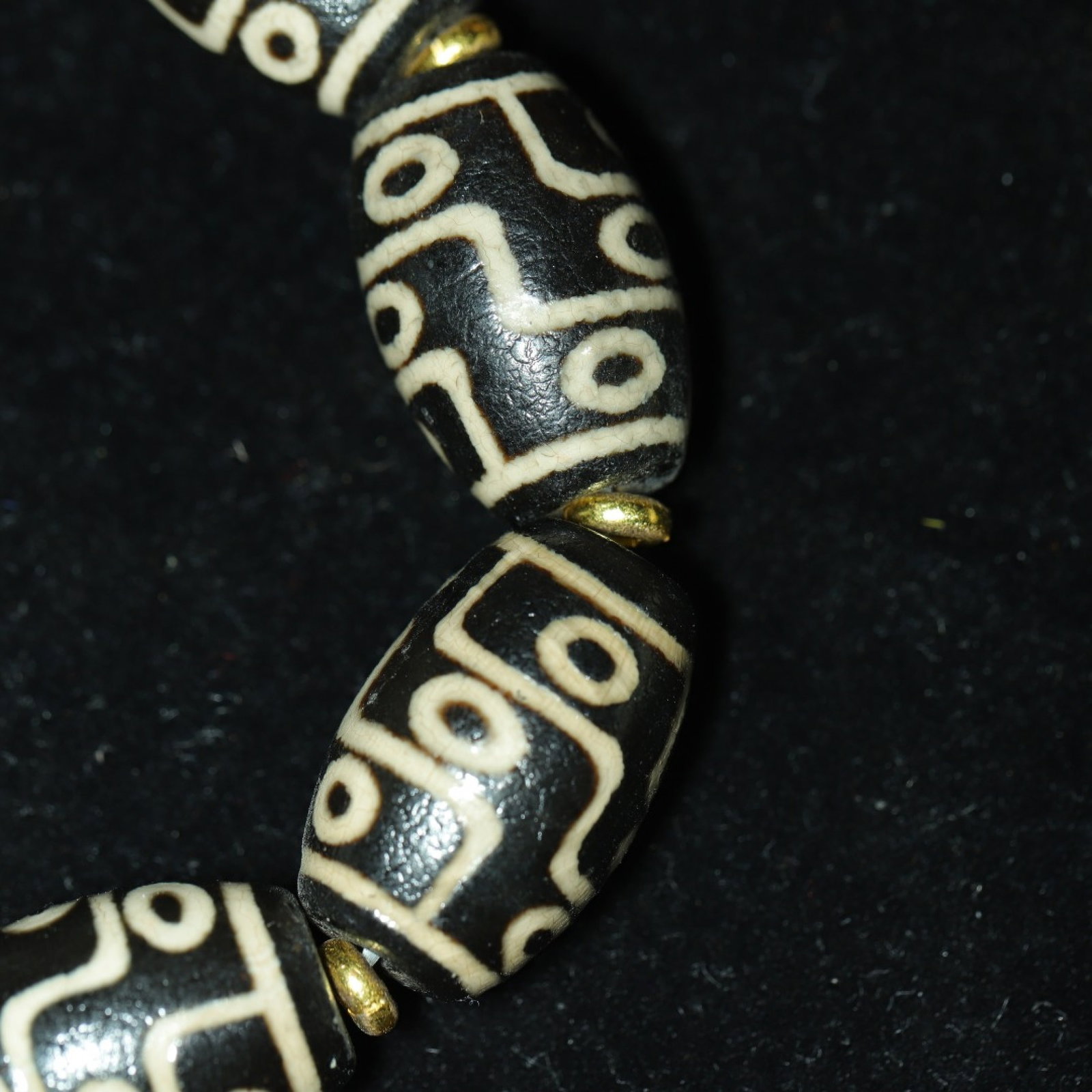 An Exquisite Nine Eyes Dzi Bead Bracelets - 8