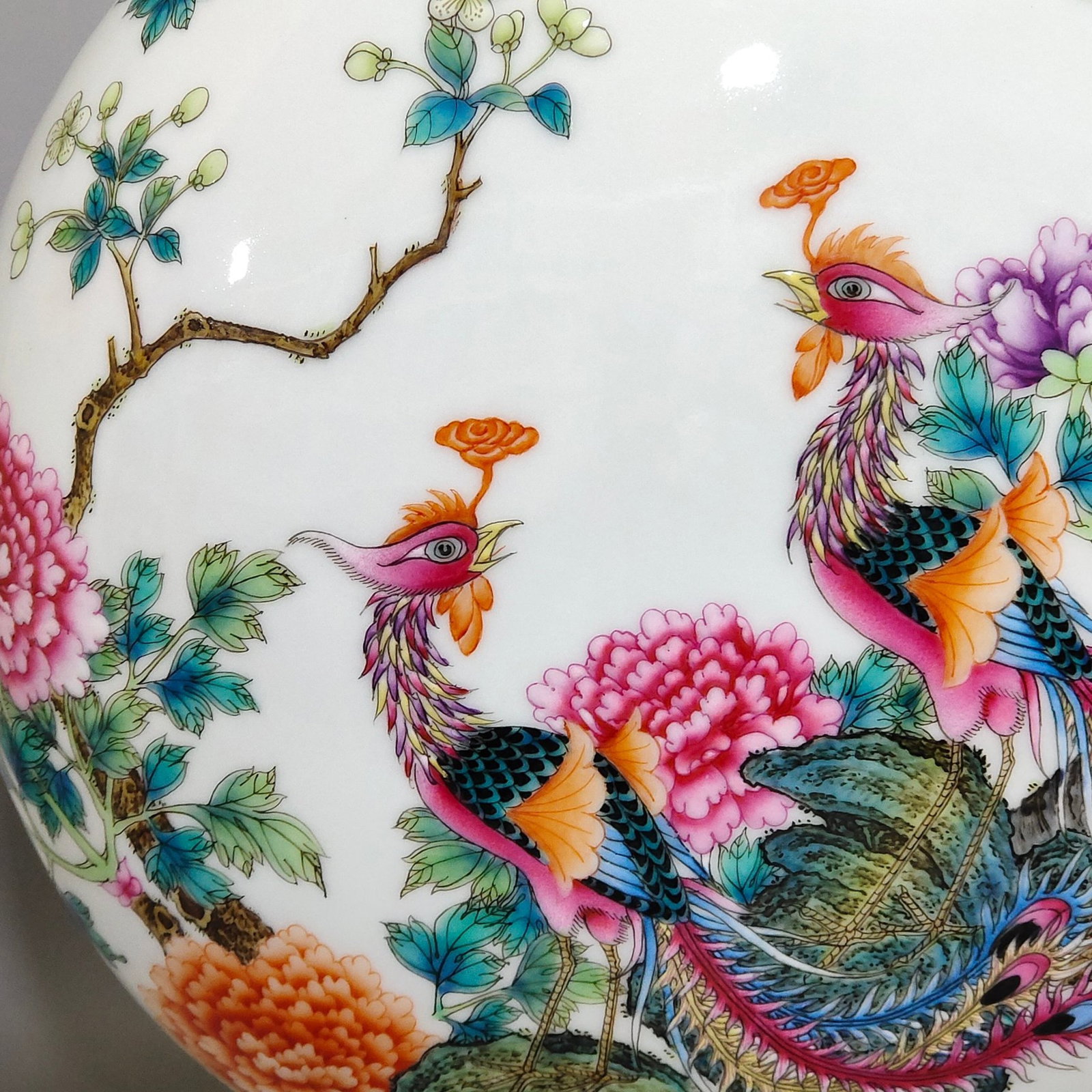 A Pair of Rare Famille-Rose Peony and Phoenix Pattern Ruyi Ears Vases - 7