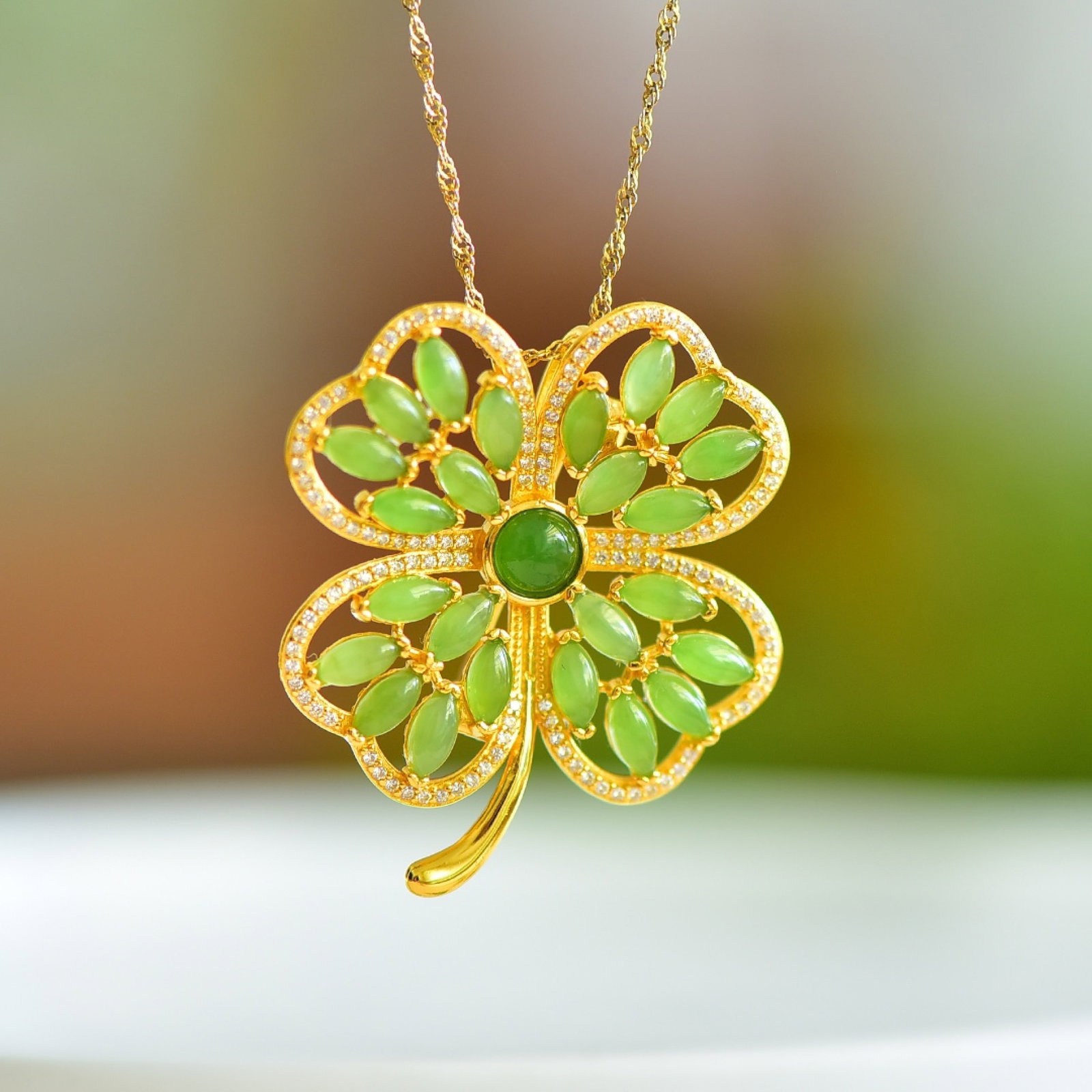 An Exquisite Sterling Silver-Gold Plated Inlaid Jasper Pendant,Inlaid Diamond: Estimated Value:800-1600 An Exquisite Sterling Silver-Gold Plated Inlaid Jasper Pendant,Inlaid Diamond 纯银镀金镶碧玉吊坠,嵌钻石
