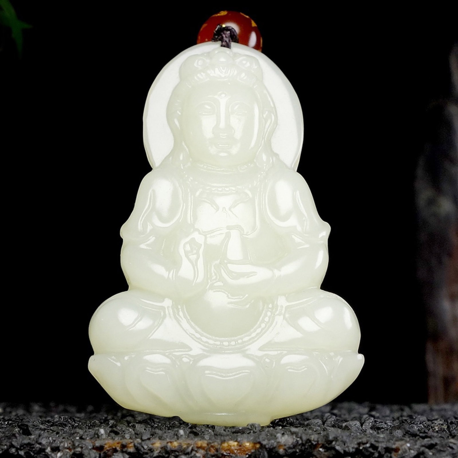 An Exquisite White Jade Statue of Avalokitesvara Pendant: Estimated Value:680-1360 An Exquisite White Jade Statue of Avalokitesvara Pendant,Size:44mmx21mmx8mm 白玉观音像挂件