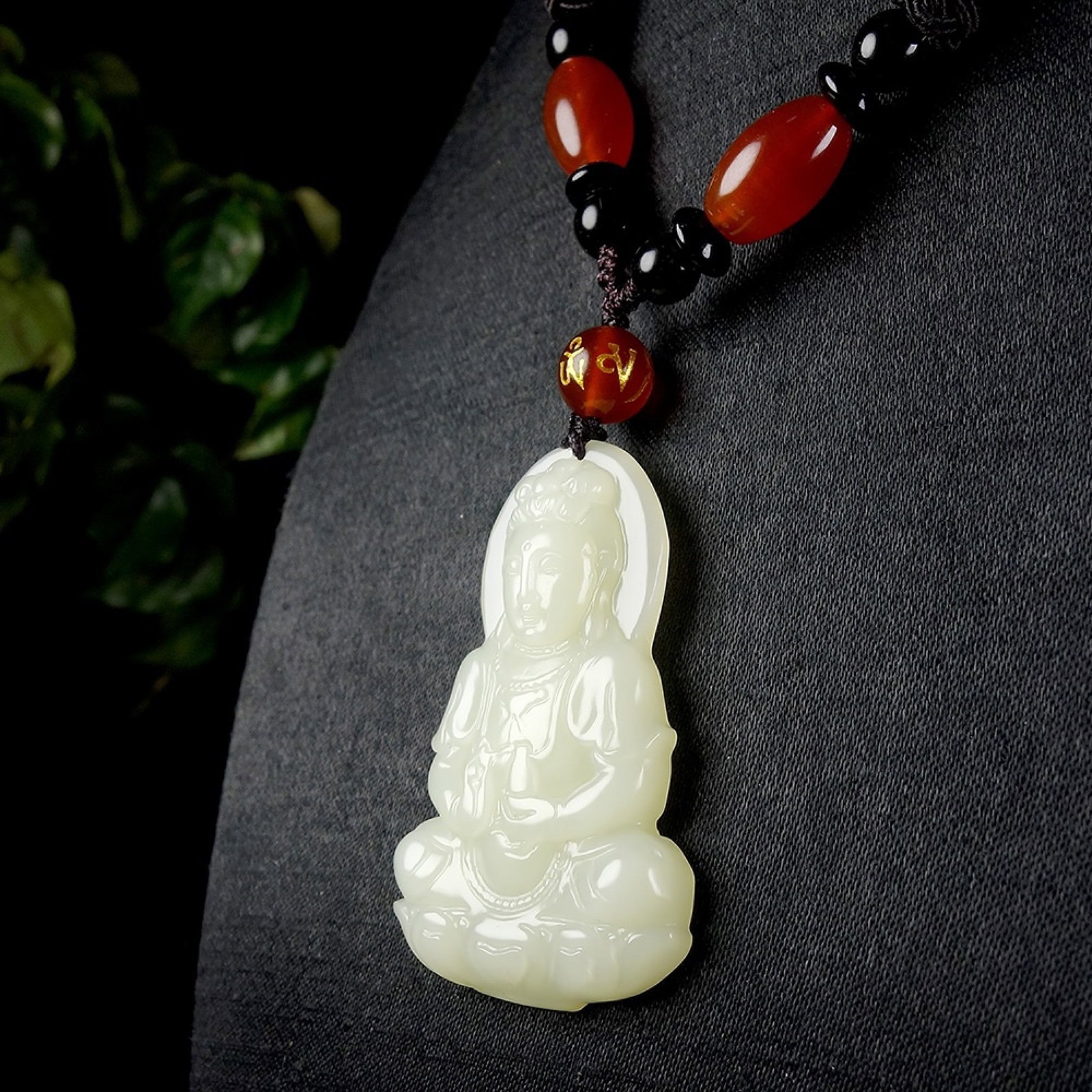 An Exquisite White Jade Statue of Avalokitesvara Pendant - 5
