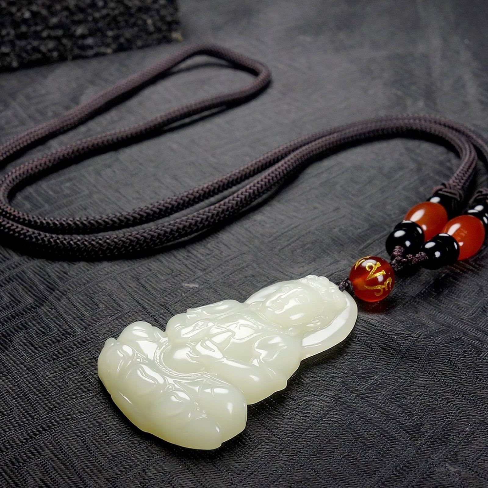 An Exquisite White Jade Statue of Avalokitesvara Pendant - 6