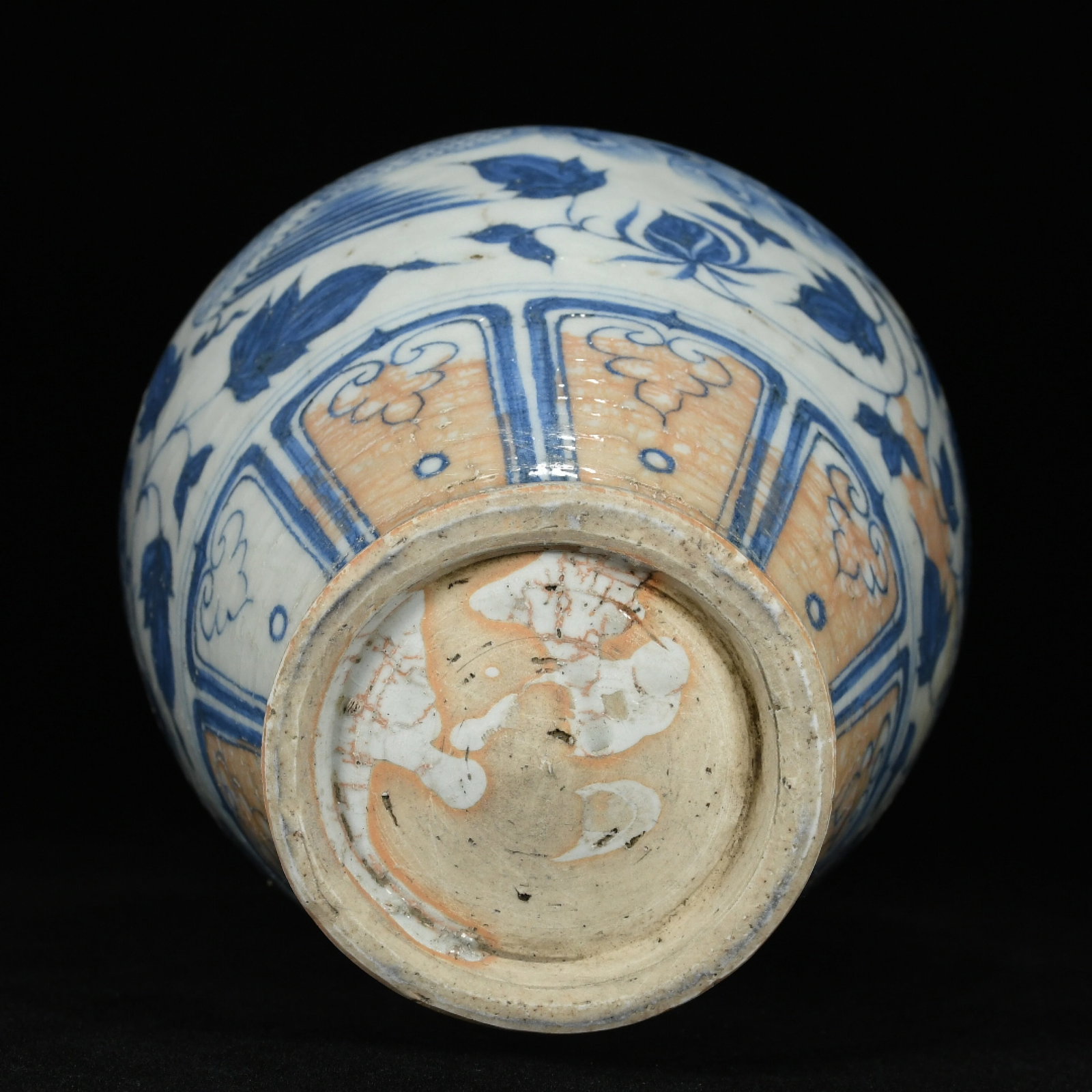 A Rare Blue and White Lotus and Phoenix Pattern Beast-Ears Vase - 9
