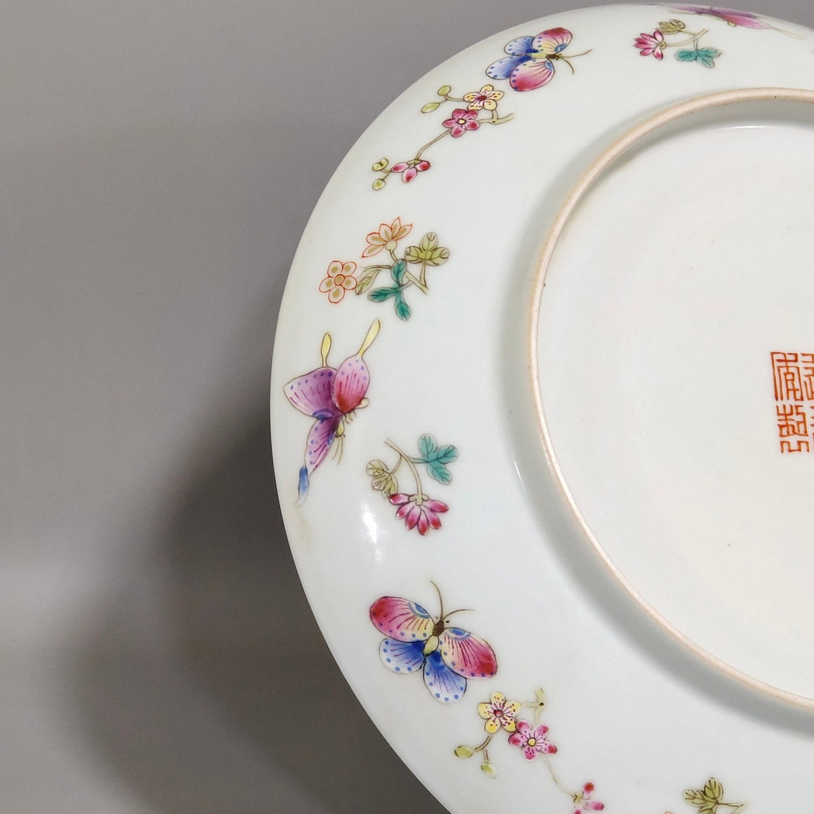 An Exquisite Famille-Rose Flower Pattern Plate - 2