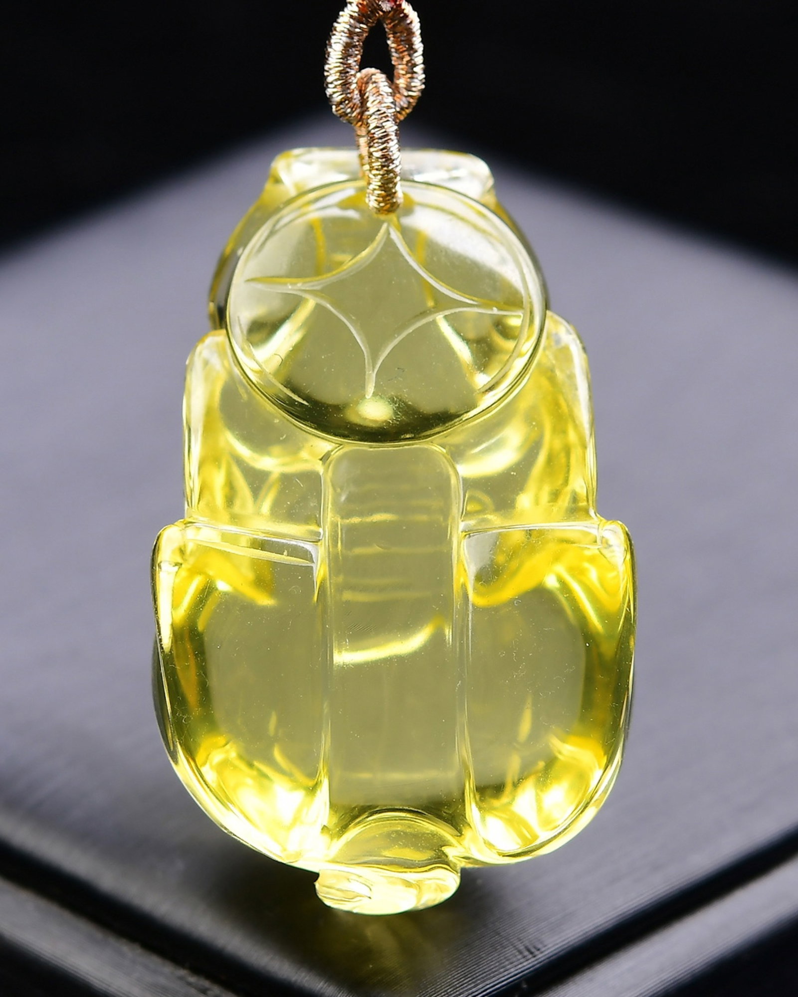 An Exquisite Crystal Auspicious Beast Pendant - 2