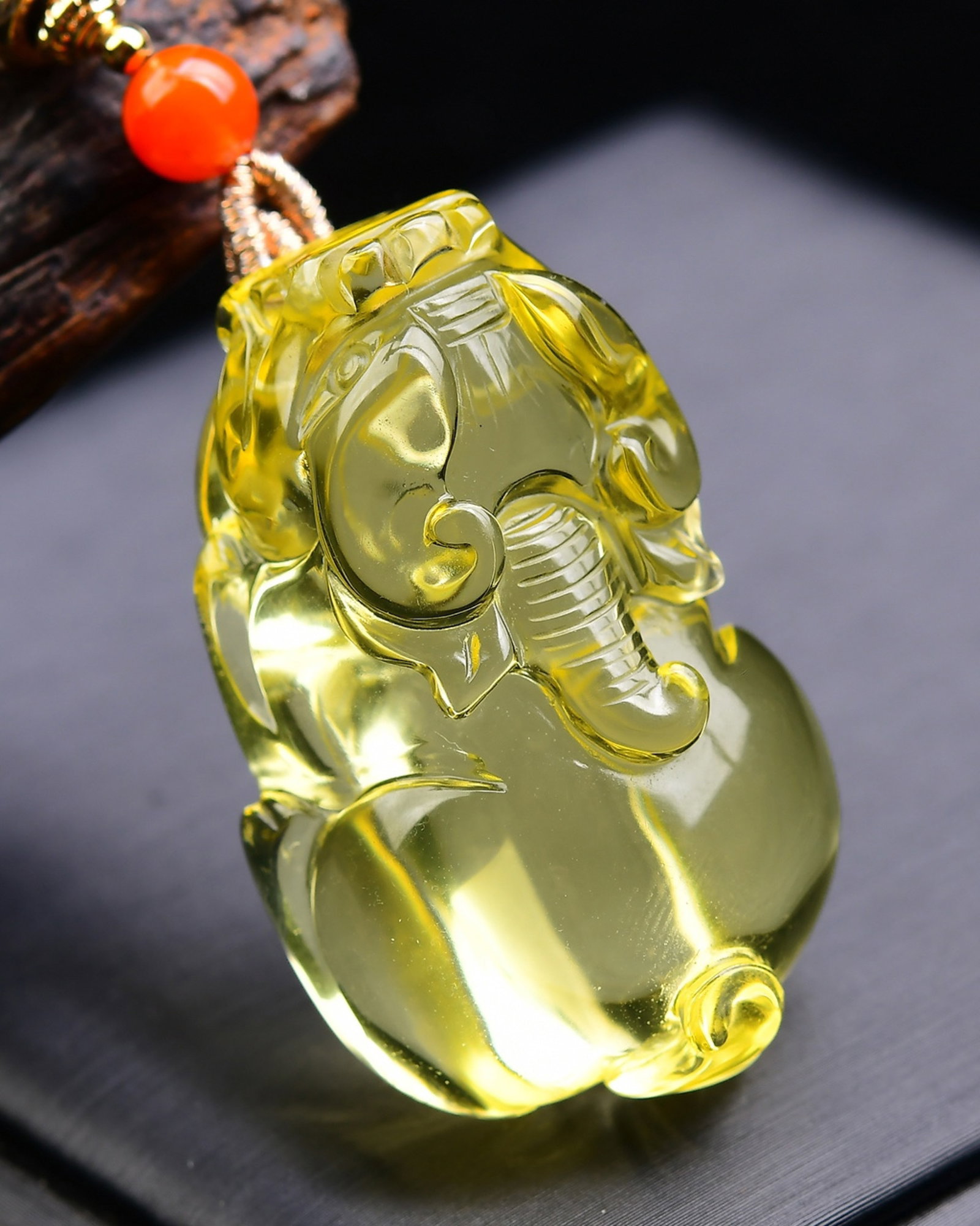 An Exquisite Crystal Auspicious Beast Pendant - 4