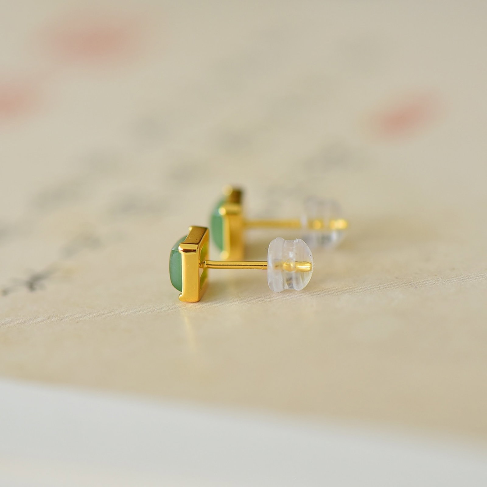 A Pair of Exquisite Sterling Silver-Gold Plated Inlaid Jasper Earrings - 5