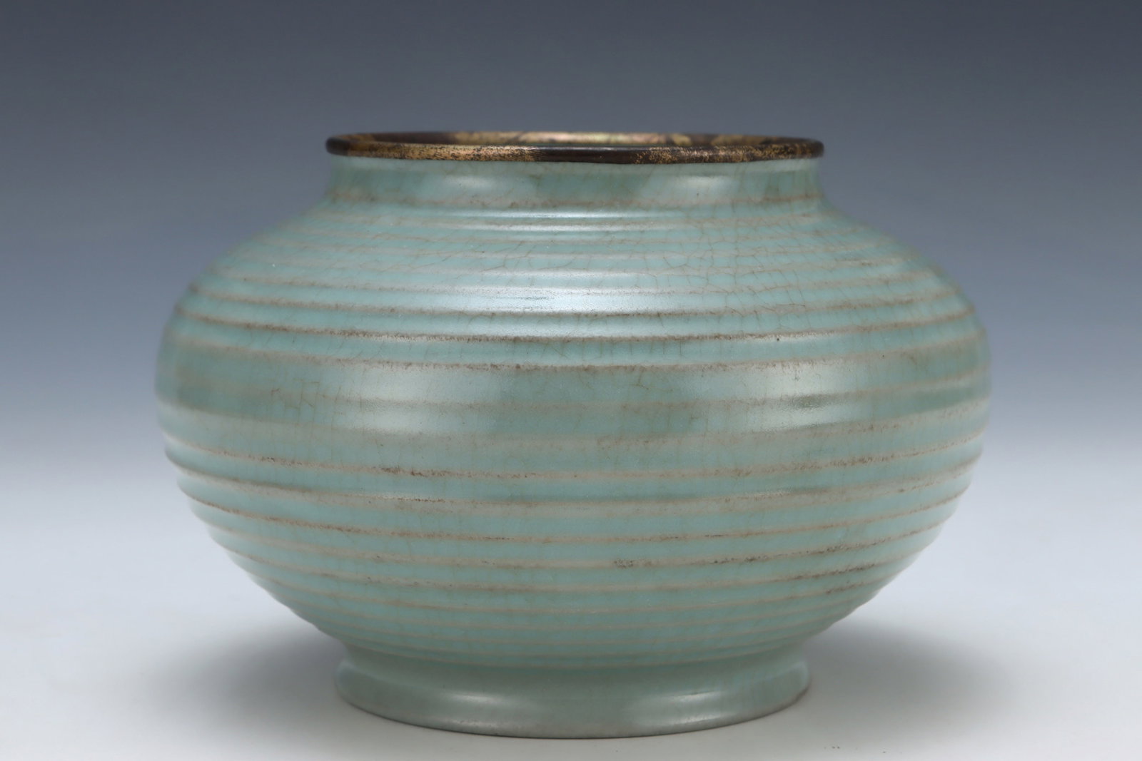 An Exquisite Ru yao Sky Blue Glazed Cover with Gold Jar,with an Imperial Poem by Emperor Qianlong - 2