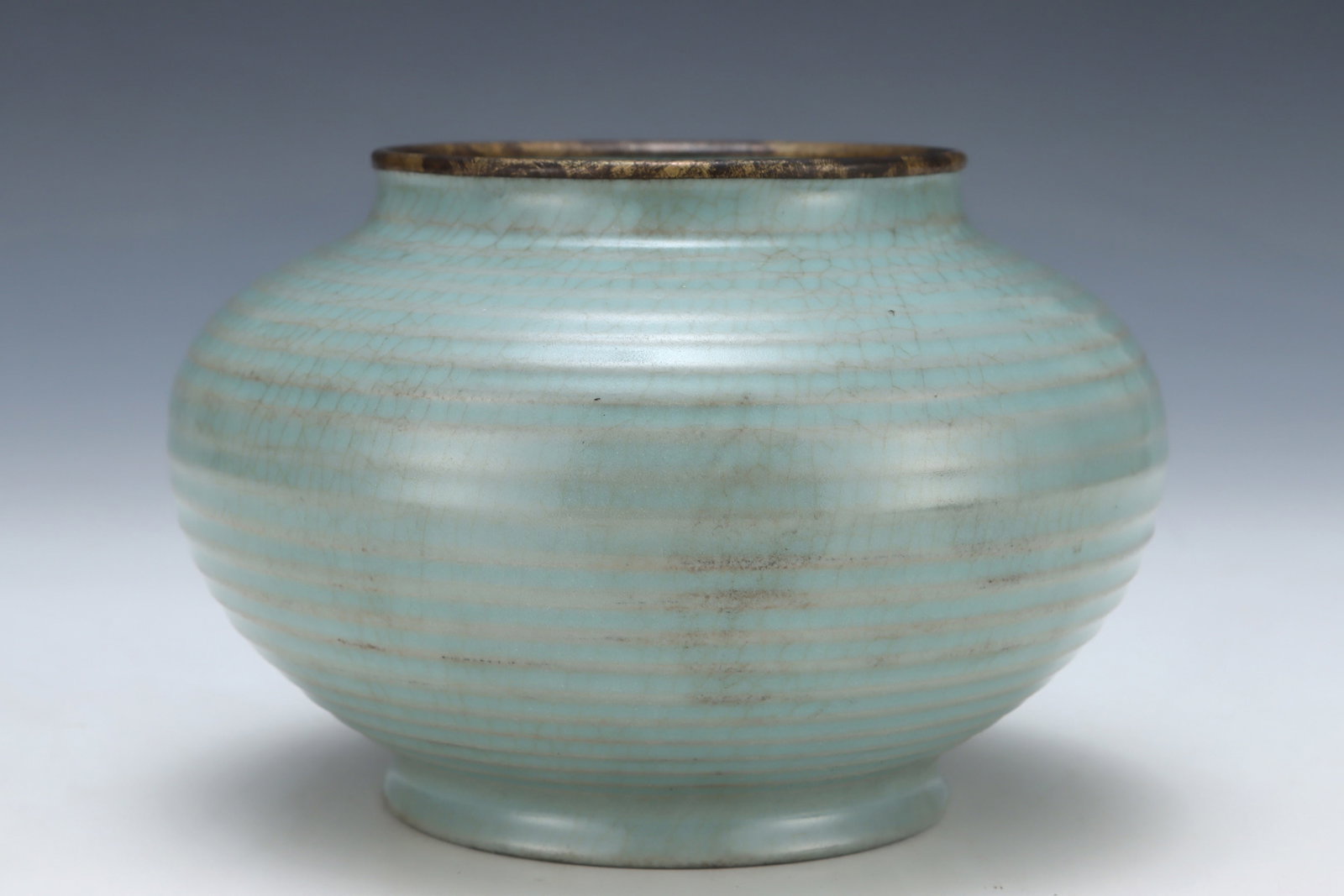 An Exquisite Ru yao Sky Blue Glazed Cover with Gold Jar,with an Imperial Poem by Emperor Qianlong - 4