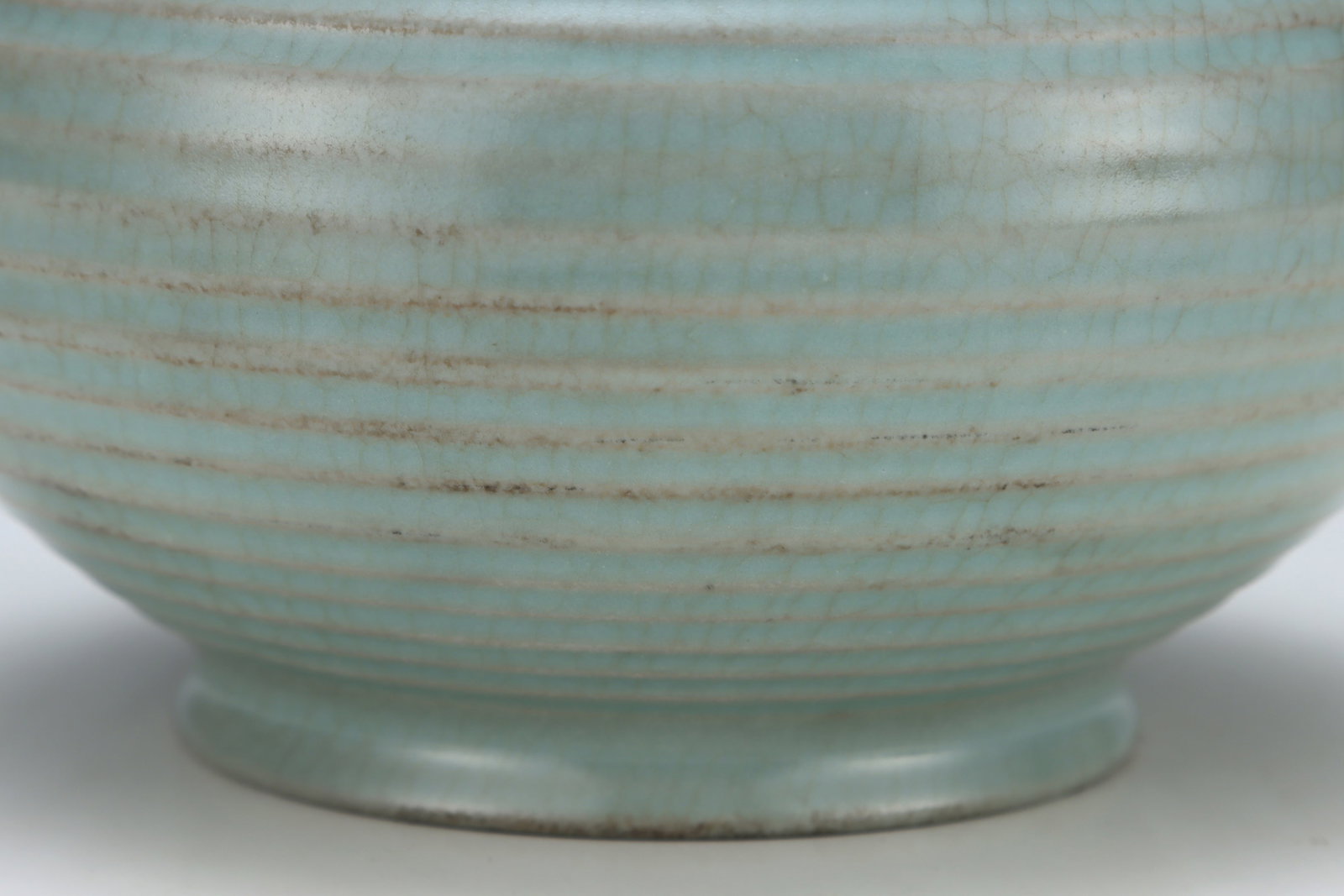 An Exquisite Ru yao Sky Blue Glazed Cover with Gold Jar,with an Imperial Poem by Emperor Qianlong - 6