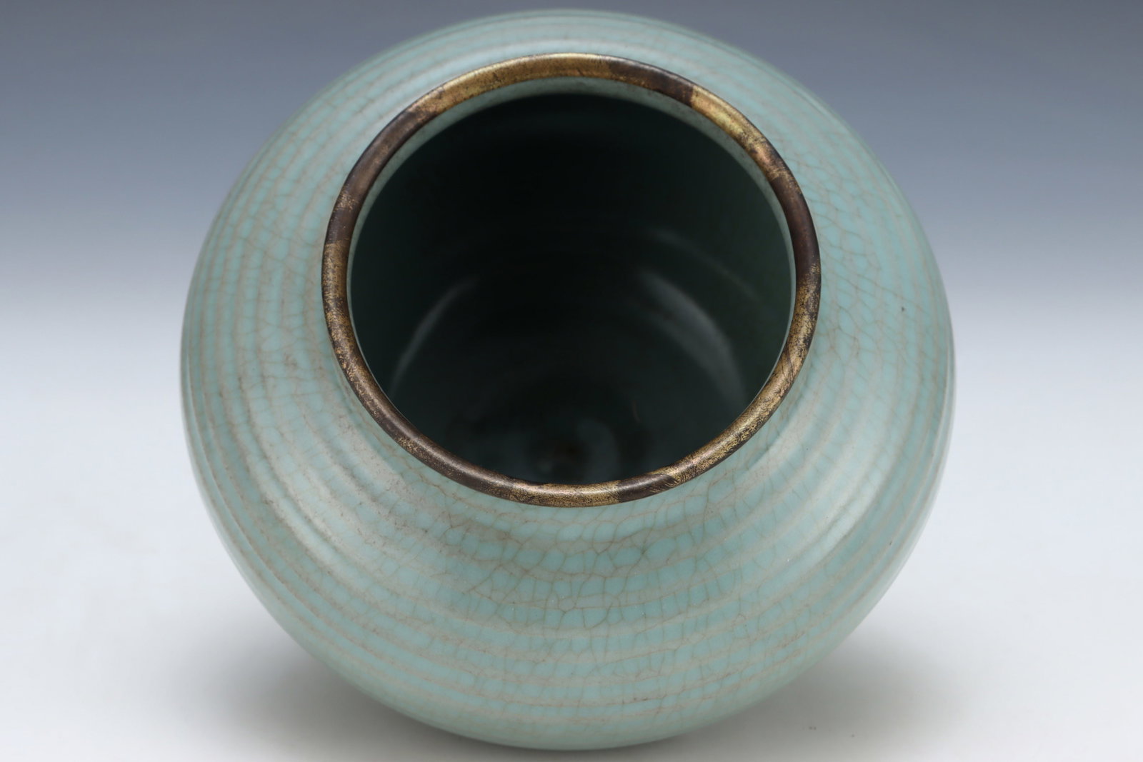 An Exquisite Ru yao Sky Blue Glazed Cover with Gold Jar,with an Imperial Poem by Emperor Qianlong - 7