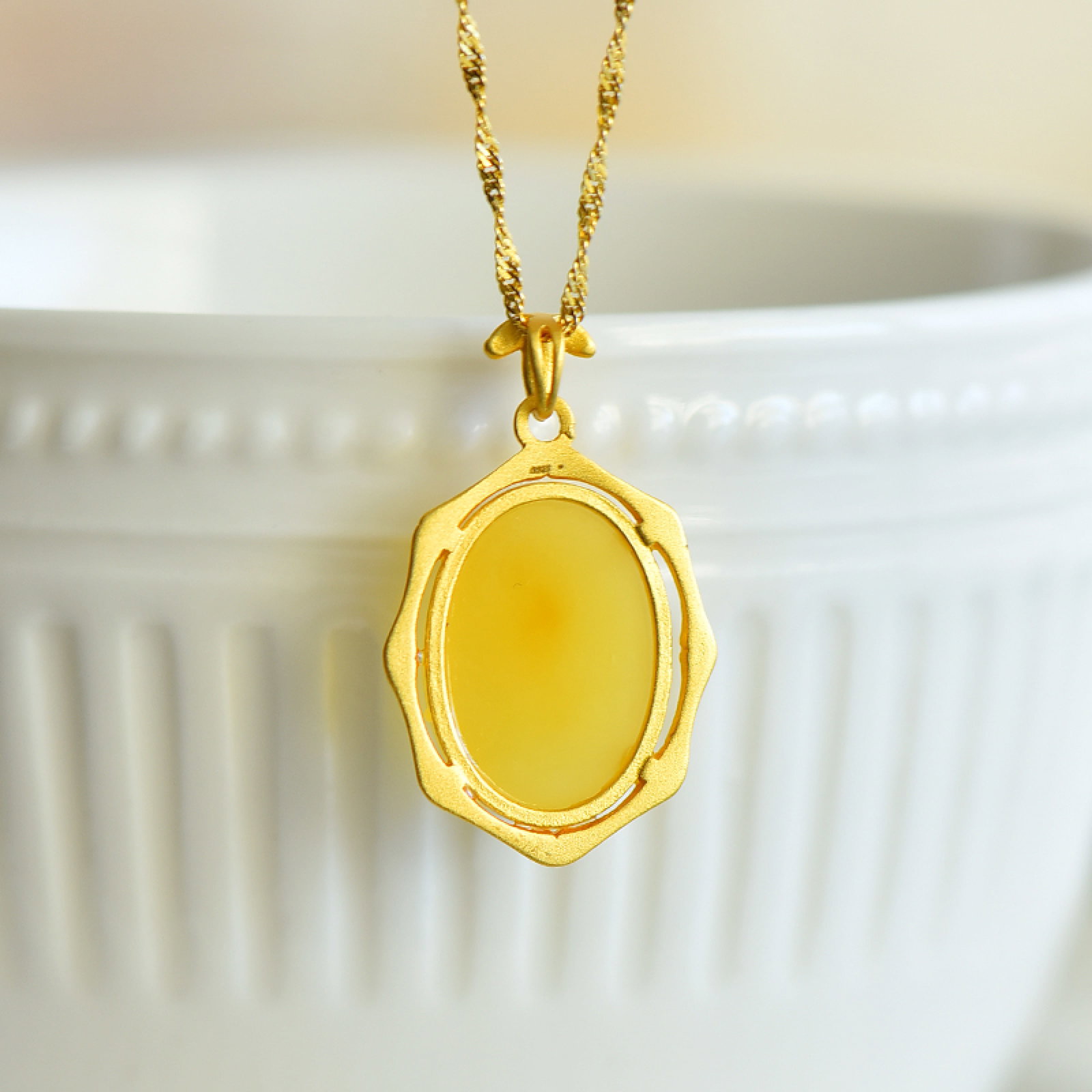 An Exquisite Sterling Silver-Gold Plated Inlaid Amber Pendant - 5