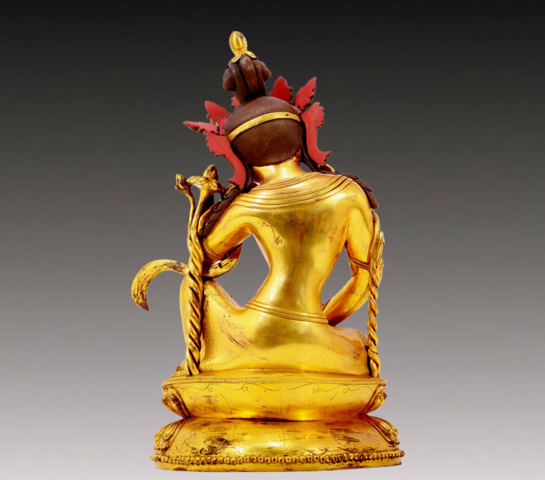 A solemn gilt bronze statue of Guanyin - 10
