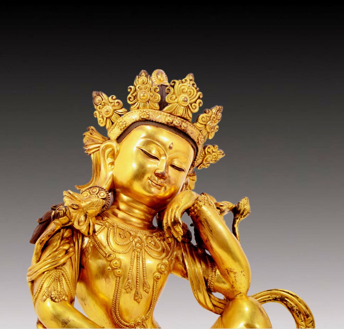 A solemn gilt bronze statue of Guanyin - 9