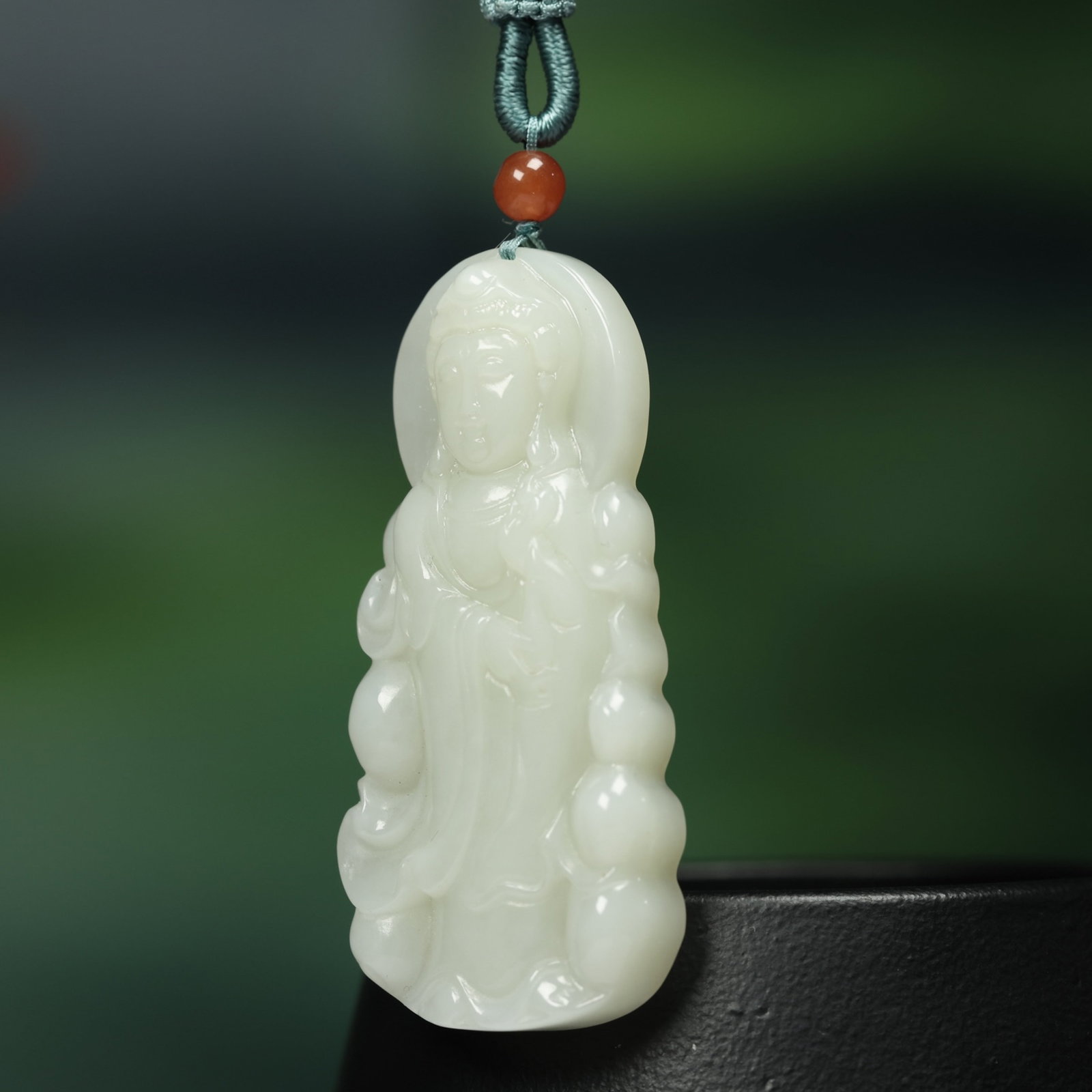 An Exquisite White Jade Avalokitesvara Pendant - 4