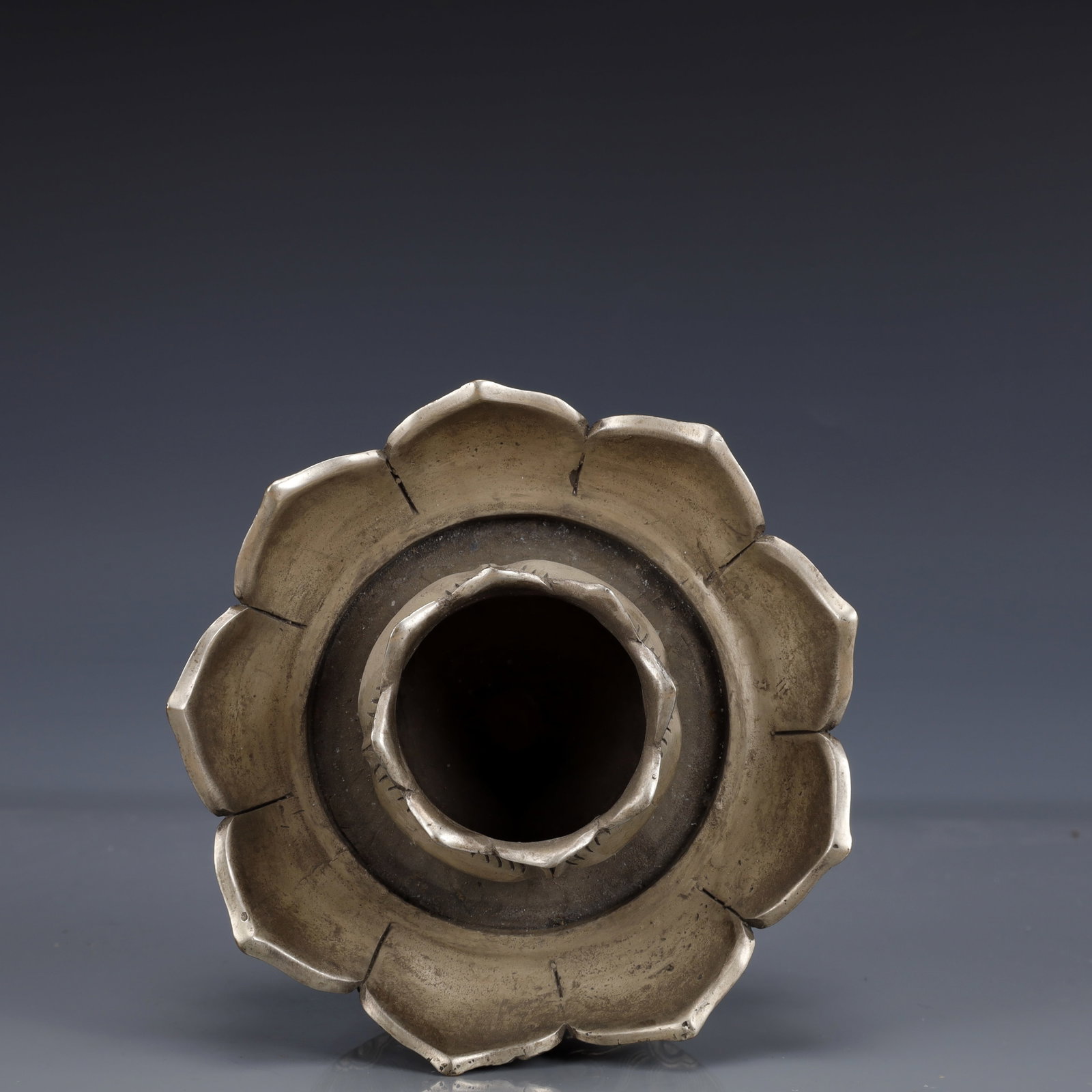 An Exquisite Silver-Plated Bronze Eight Treasures Pattern Censer - 10