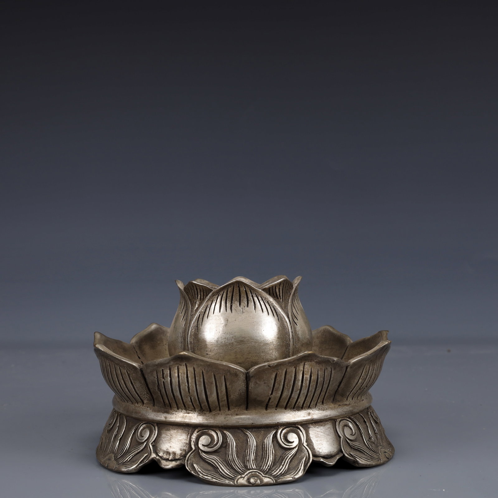 An Exquisite Silver-Plated Bronze Eight Treasures Pattern Censer - 9
