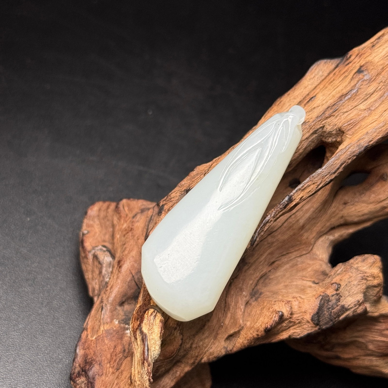 An Exquisite White Jade Bamboo Pattern Pendant - 2