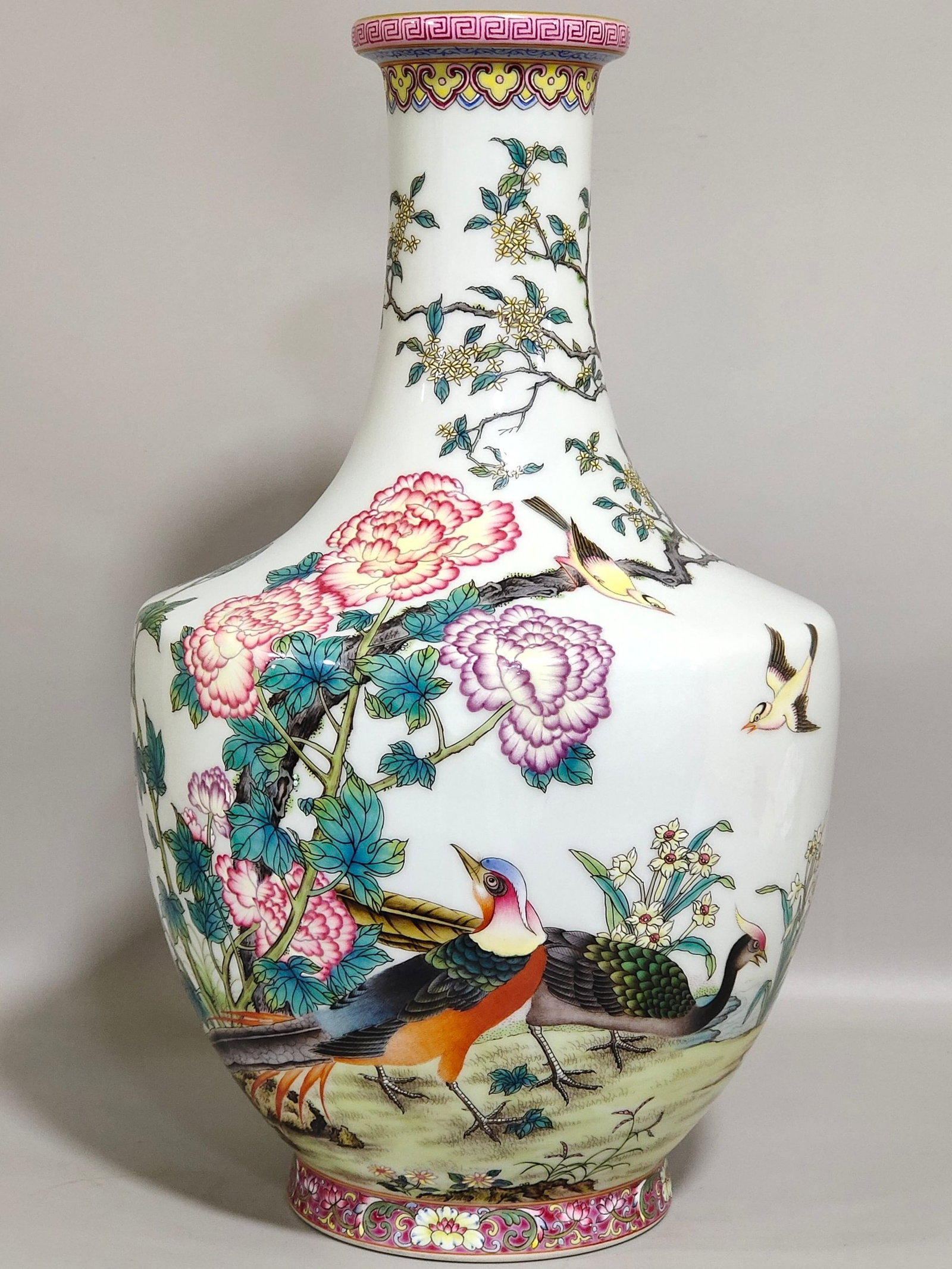 A Pair of Rare Famille-Rose Painted Gold Flower and Bird Pattern Vases,With Poem - 2