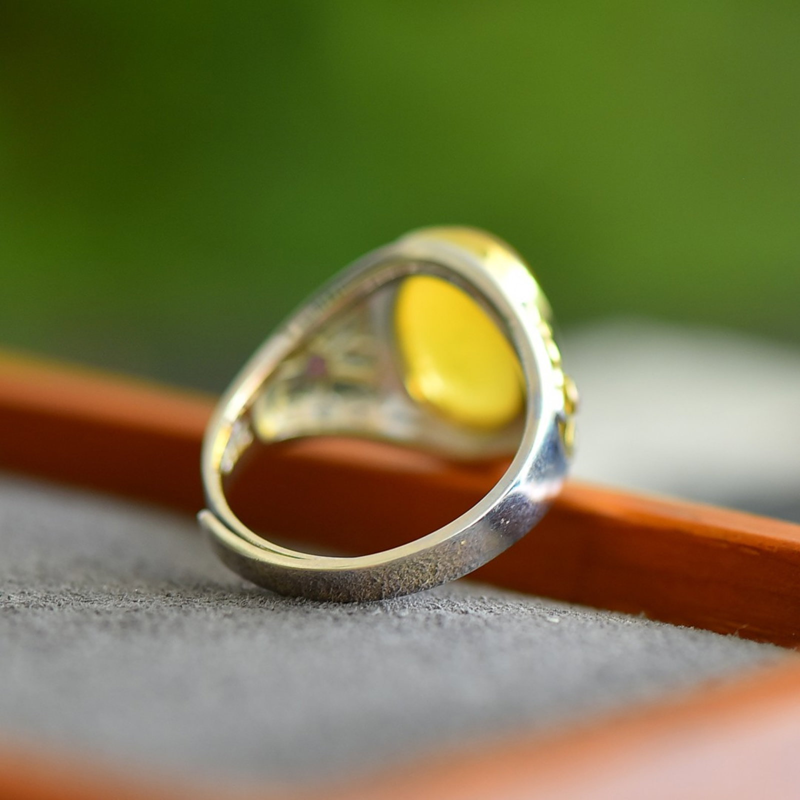 An Exquisite Sterling Silver-Gold Plated Inlaid Amber Ring - 5