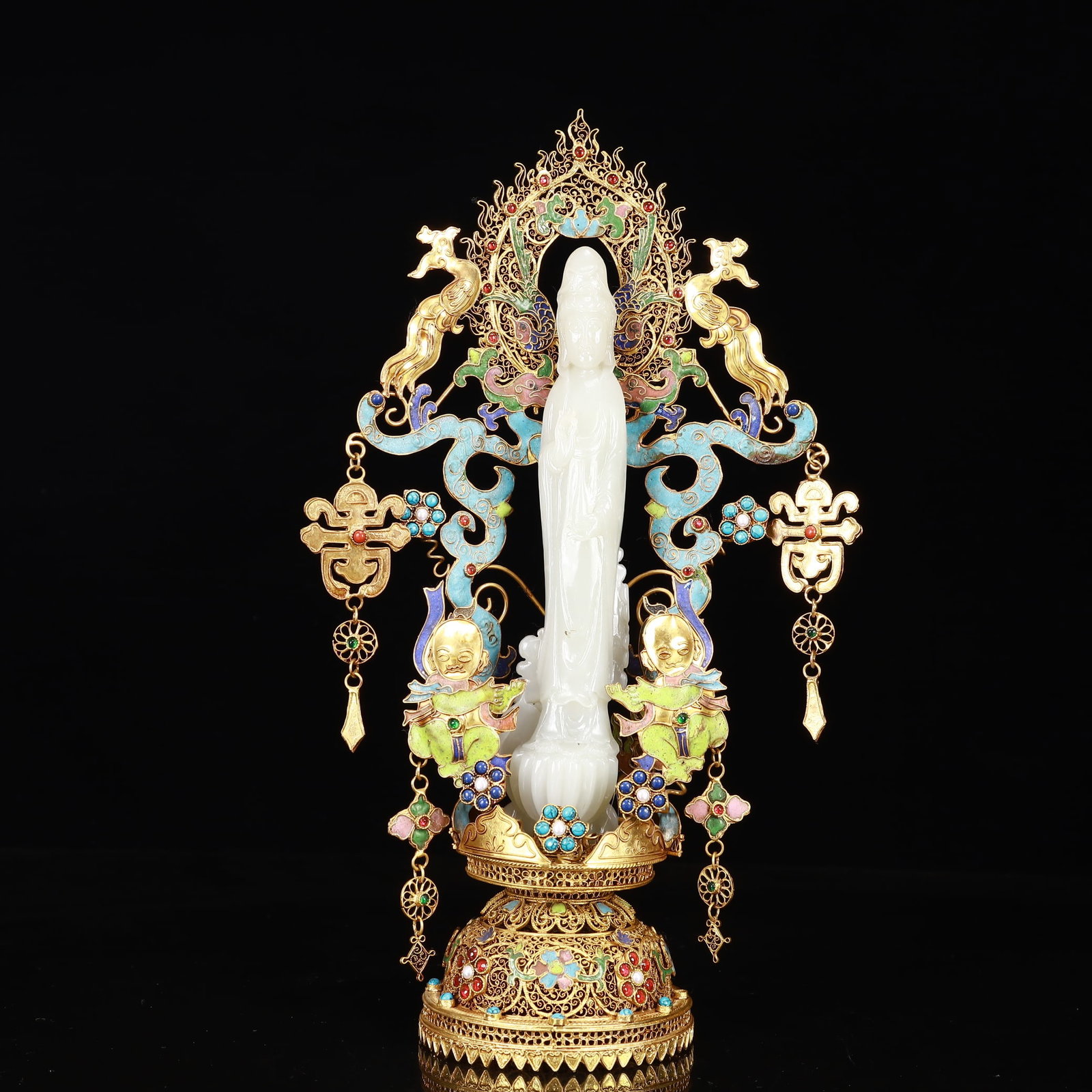 An Exquisite Filigree and Gilding Inlaid White Jade Statue of Avalokitesvara,Inlaid Gems: Estimated Value:3800-7600 An Exquisite Filigree and Gilding Inlaid White Jade Statue of Avalokitesvara,Inlaid Gems,Qing Dynasty, China,Qianlong Four-Character Mark,Size:7.1inx12.2in,Weight:600g