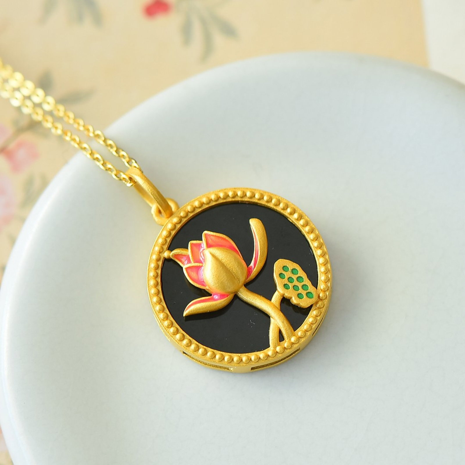 An Exquisite Sterling Silver-Gold Plated Inlaid Black Jade Pendant - 3