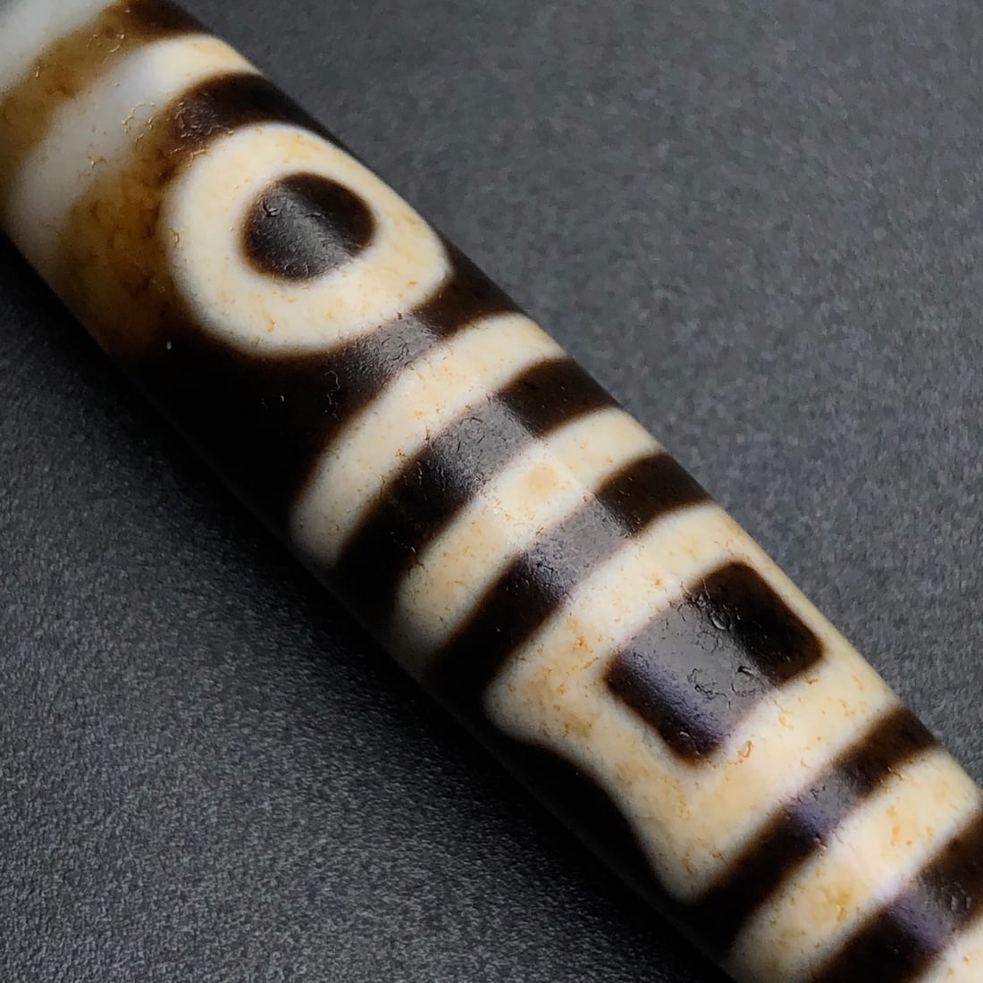 An Exquisite Dzi Bead Pendant - 8