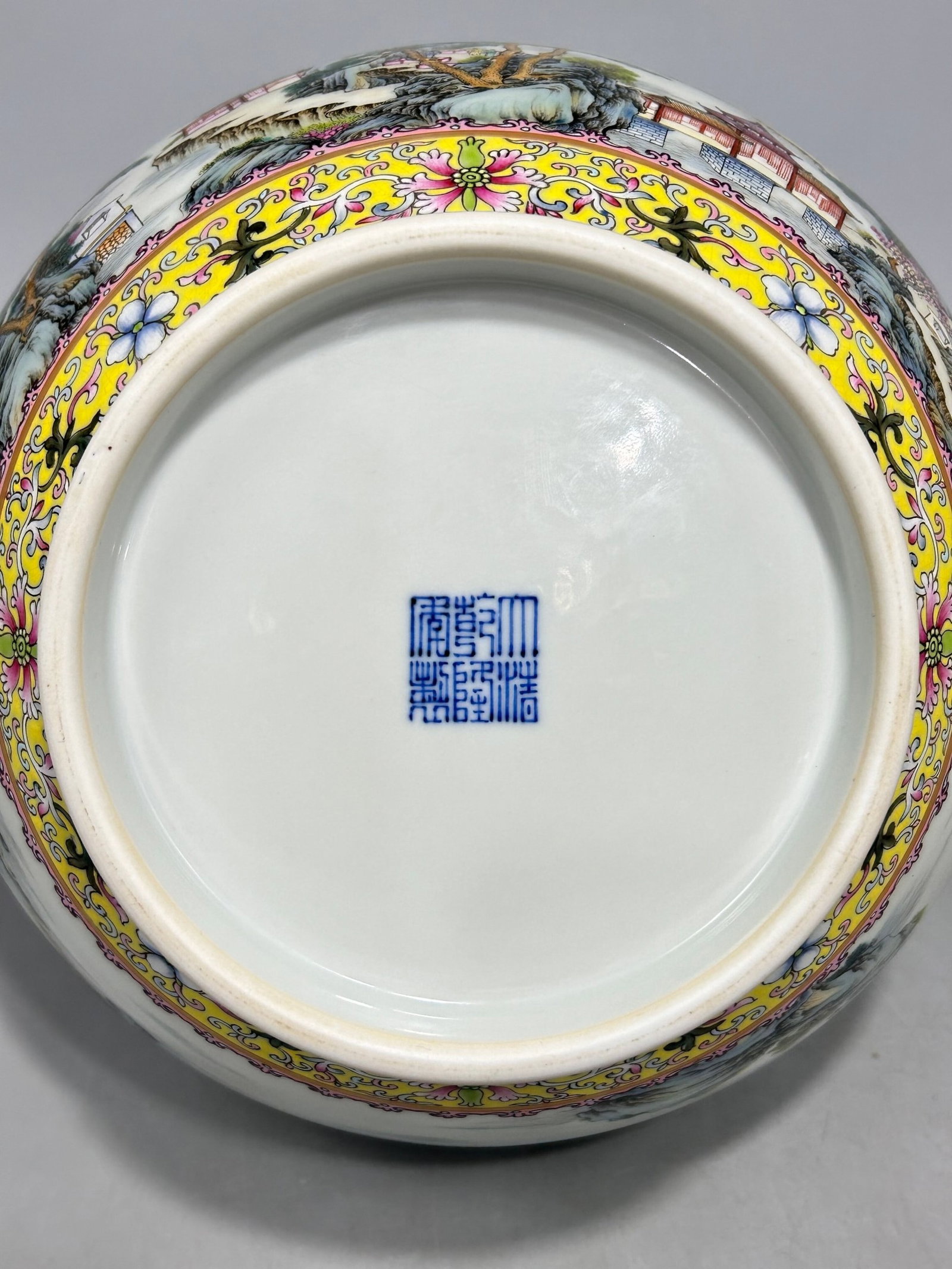 A Huge Famille-Rose Yellow Ground Painted Gold Landscape Pattern Vase - 9