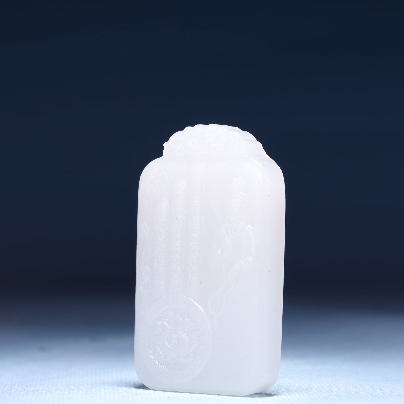 An Exquisite White Jade Statue of Avalokitesvara Pendant - 2
