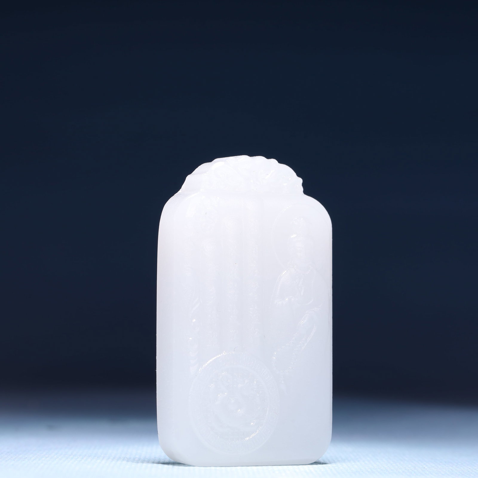 An Exquisite White Jade Statue of Avalokitesvara Pendant - 3