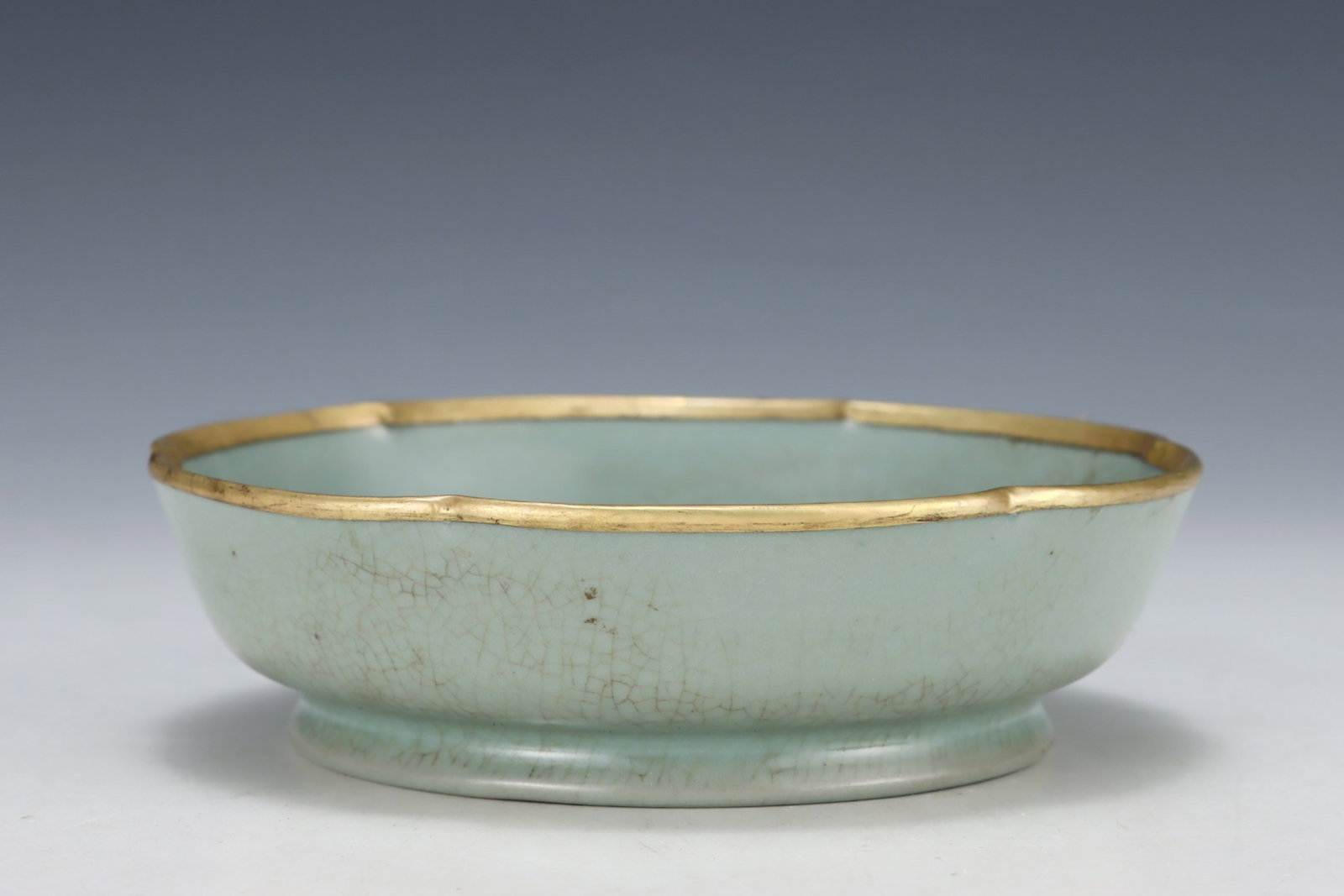 An Exquisite Ru yao Cover with Gold Brush Washer,with an Imperial Poem by Emperor Qianlong - 2