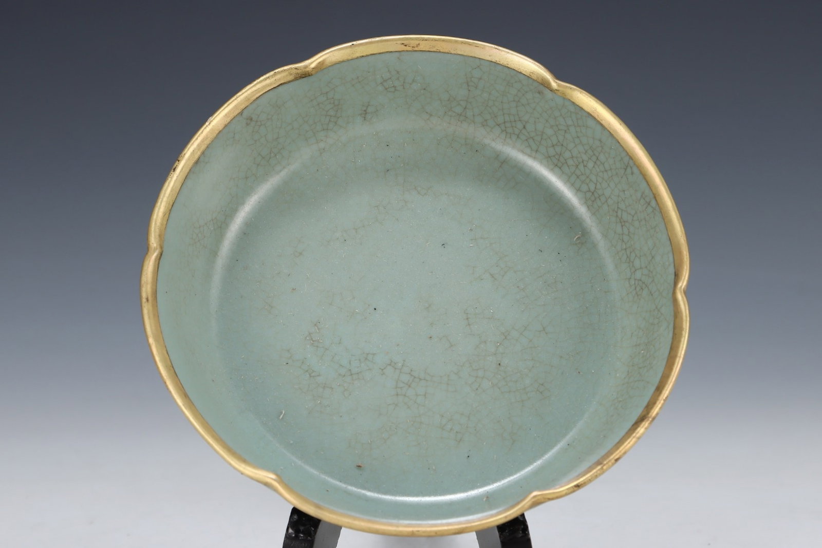 An Exquisite Ru yao Cover with Gold Brush Washer,with an Imperial Poem by Emperor Qianlong - 5