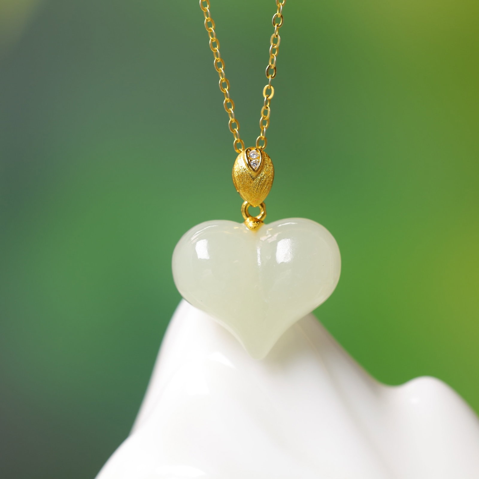 An Exquisite Sterling Silver-Gold Plated Inlaid White Jade Pendant - 5