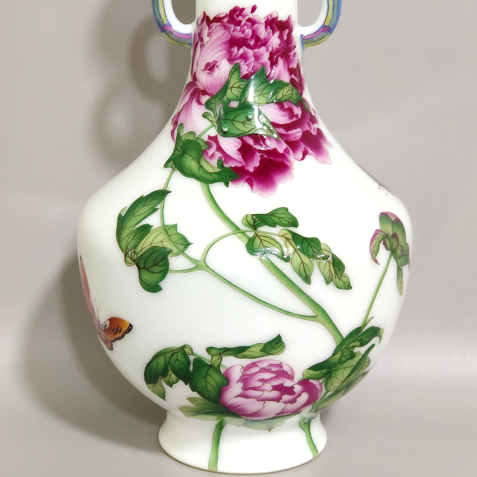 A Pair of Exquisite Enamel Flower and Butterfly Pattern Double-Ears Vases,With Poem - 6