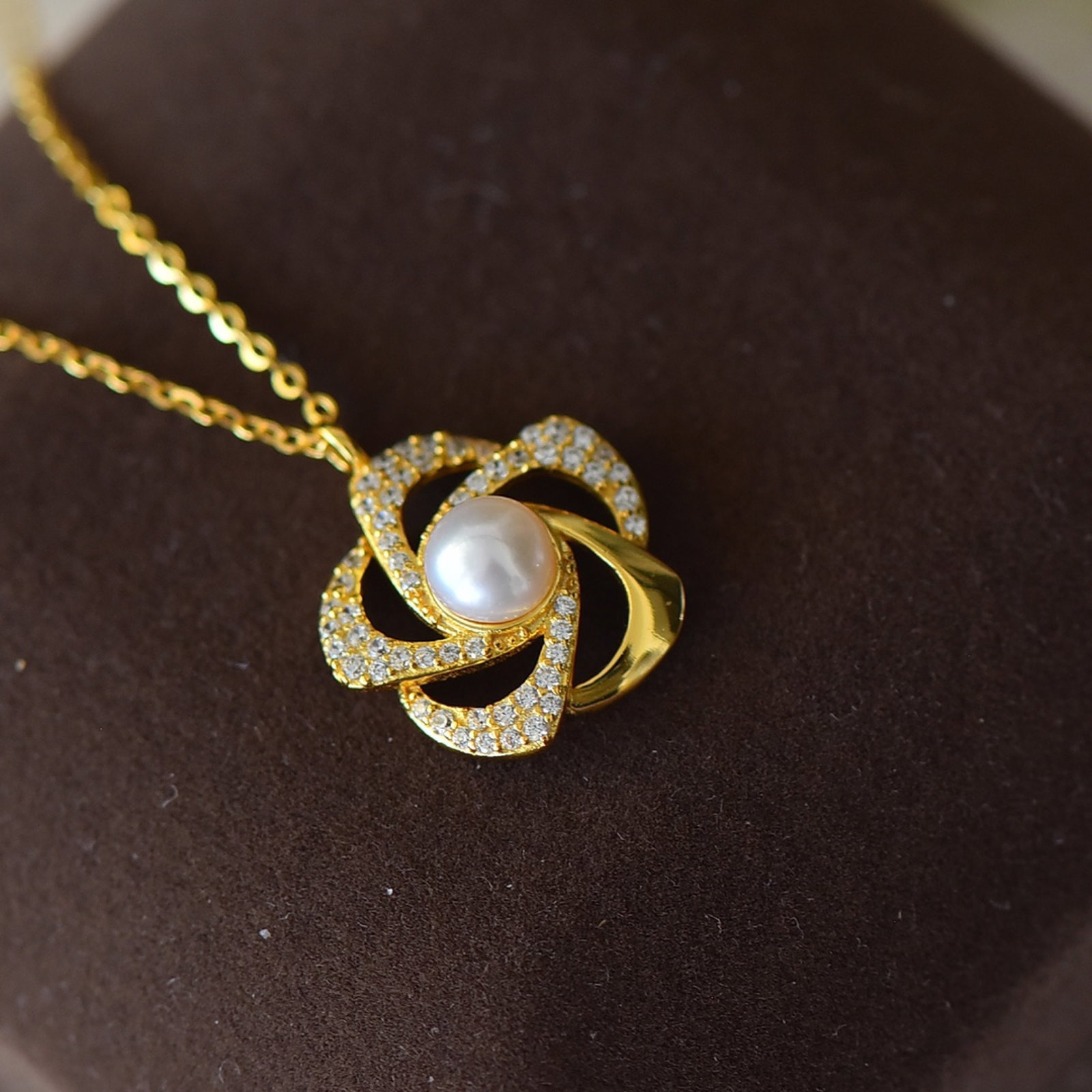 An Exquisite Sterling Silver-Gold Plated Inlaid White Jade Pendant - 4