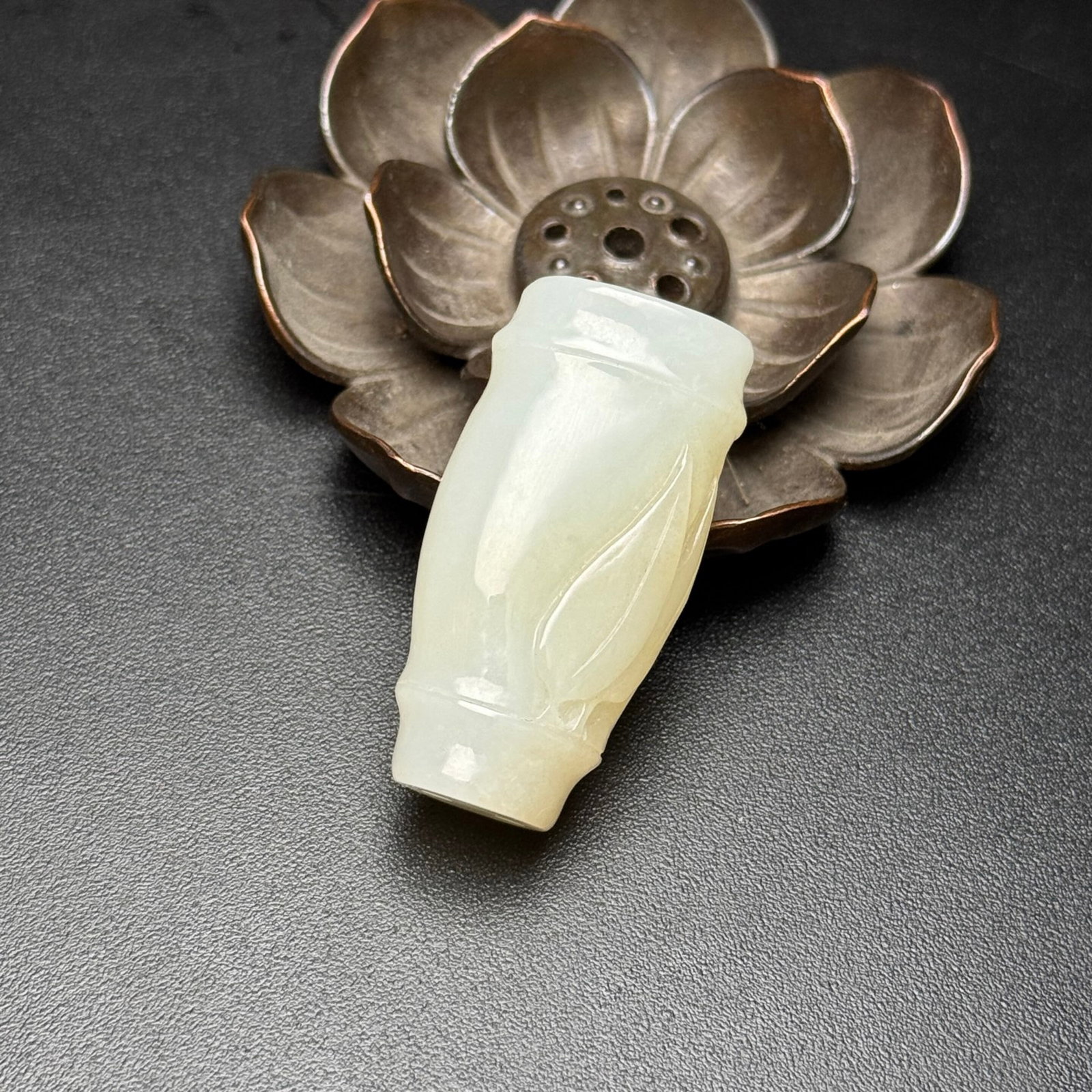 An Exquisite White Jade Bamboo Pattern Pendant - 2