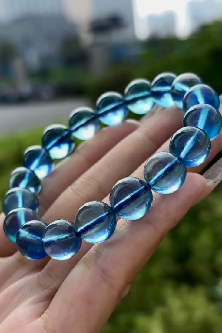 An Exquisite Aquamarine Bracelets: Estimated Value:3000-6000 An Exquisite Aquamarine Bracelets,Size:11.3mm,Weight:36.7g 海蓝宝手串