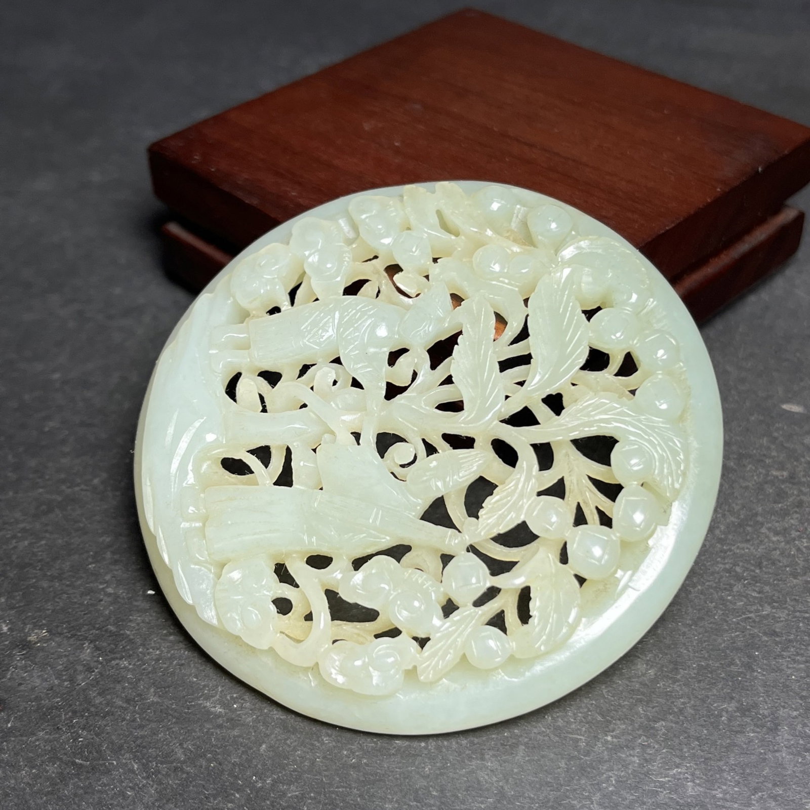 An Exquisite White Jade Hollow Character and Story Pattern Pendant - 2