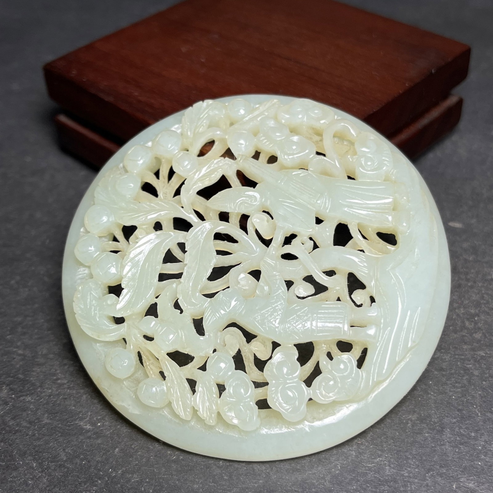 An Exquisite White Jade Hollow Character and Story Pattern Pendant - 4