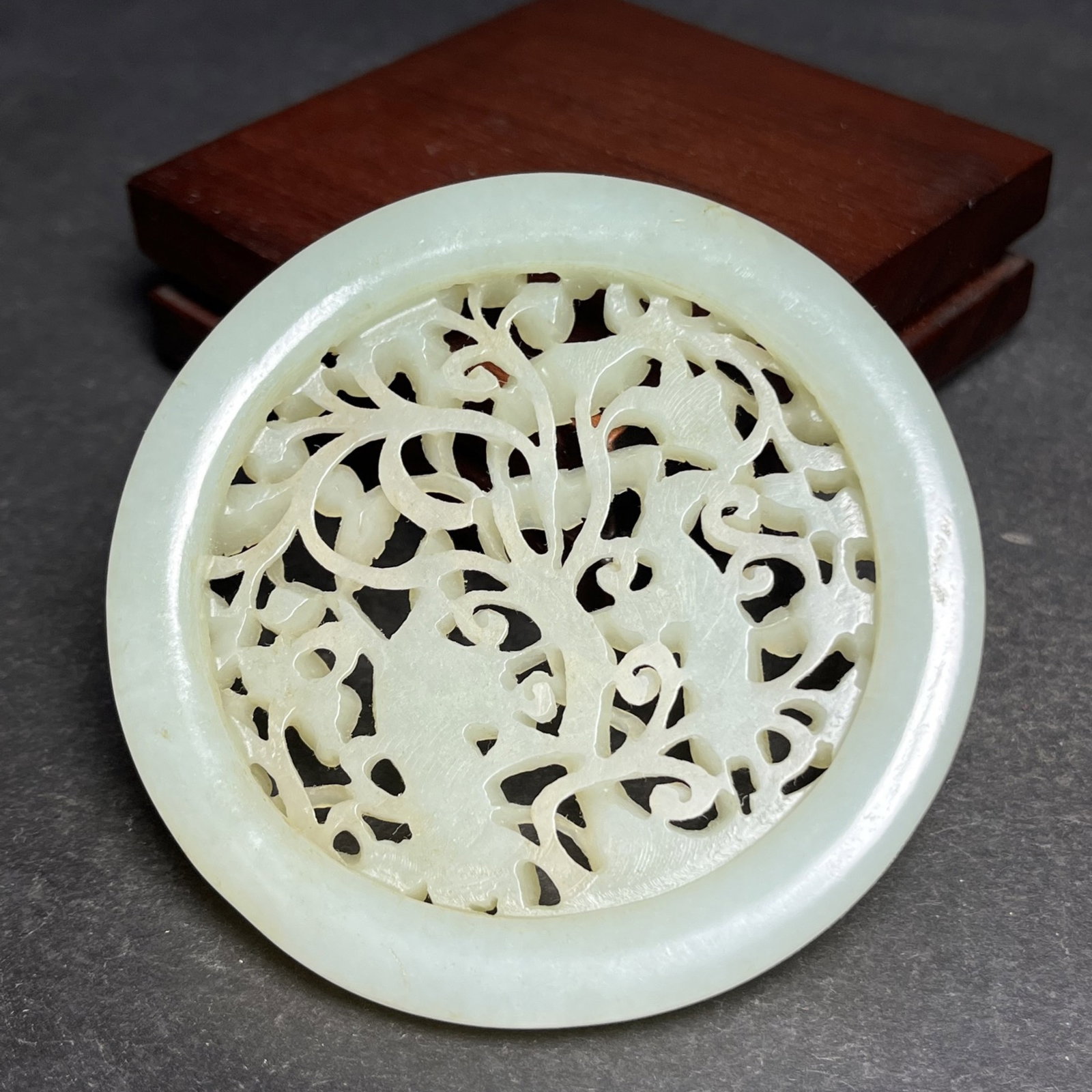 An Exquisite White Jade Hollow Character and Story Pattern Pendant - 5