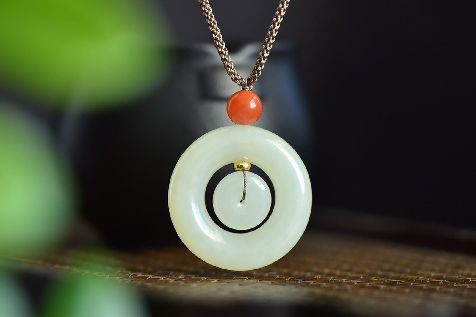 An Exquisite White Jade Pendant: Estimated Value:200-400 An Exquisite White Jade Pendant,Size:22mm,Weight:10g