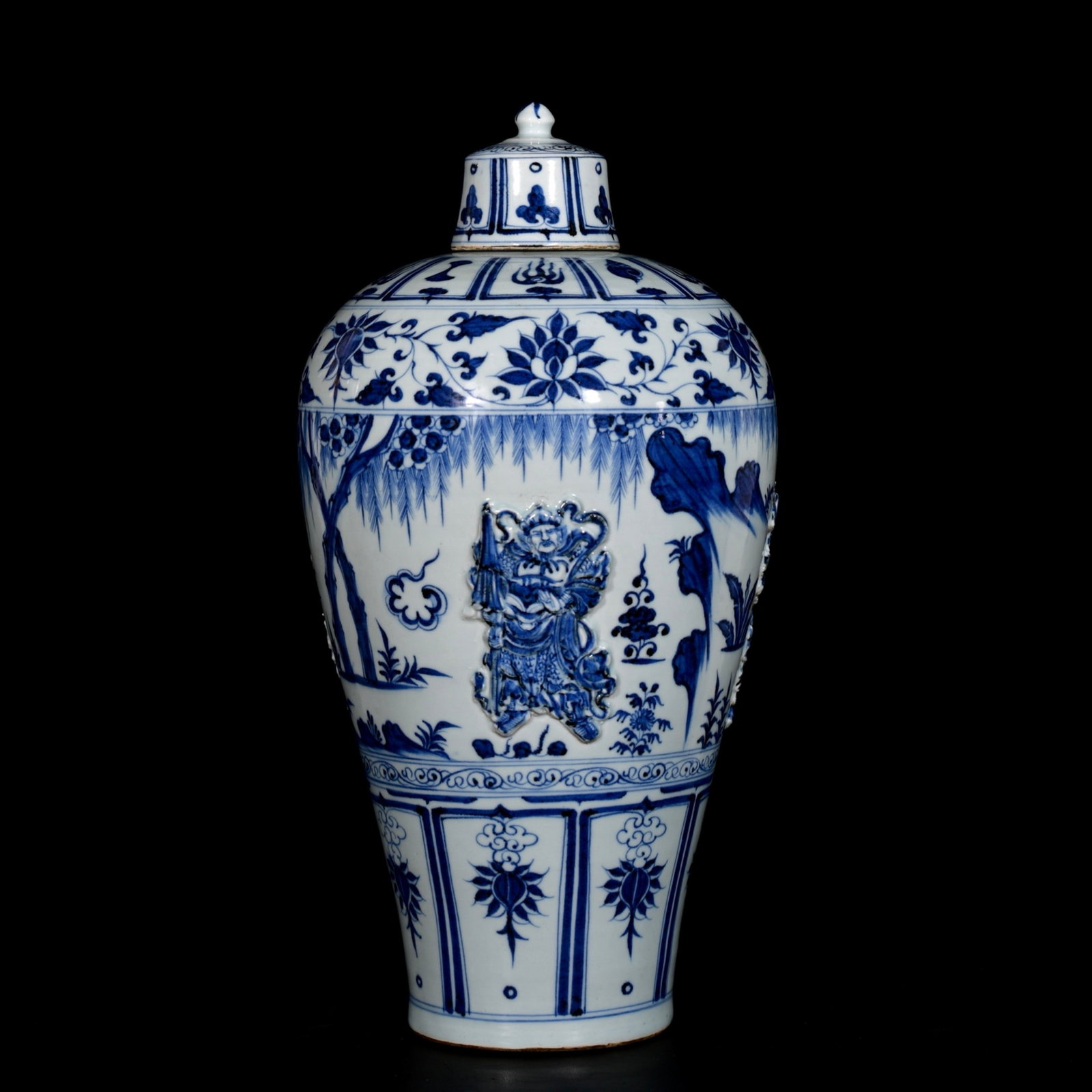 A Huge Blue and White Figure Pattern Bottle: Estimated Value:3200-6400 A Huge Blue and White Figure Pattern Bottle,Yuan Dynasty,China,Size:18.9inx10.2in 青花人物纹盖瓶,中国元代