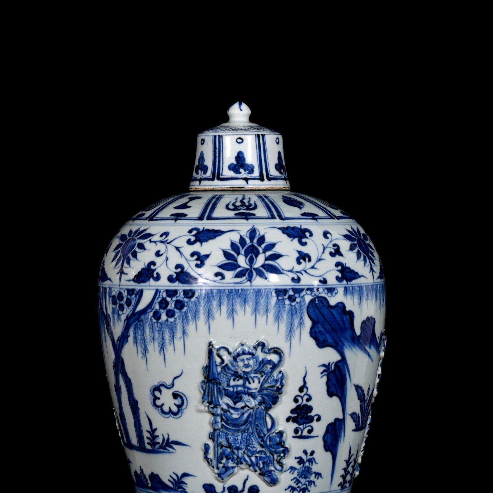 A Huge Blue and White Figure Pattern Bottle - 2