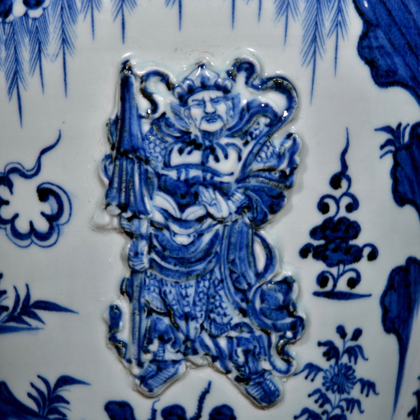 A Huge Blue and White Figure Pattern Bottle - 4