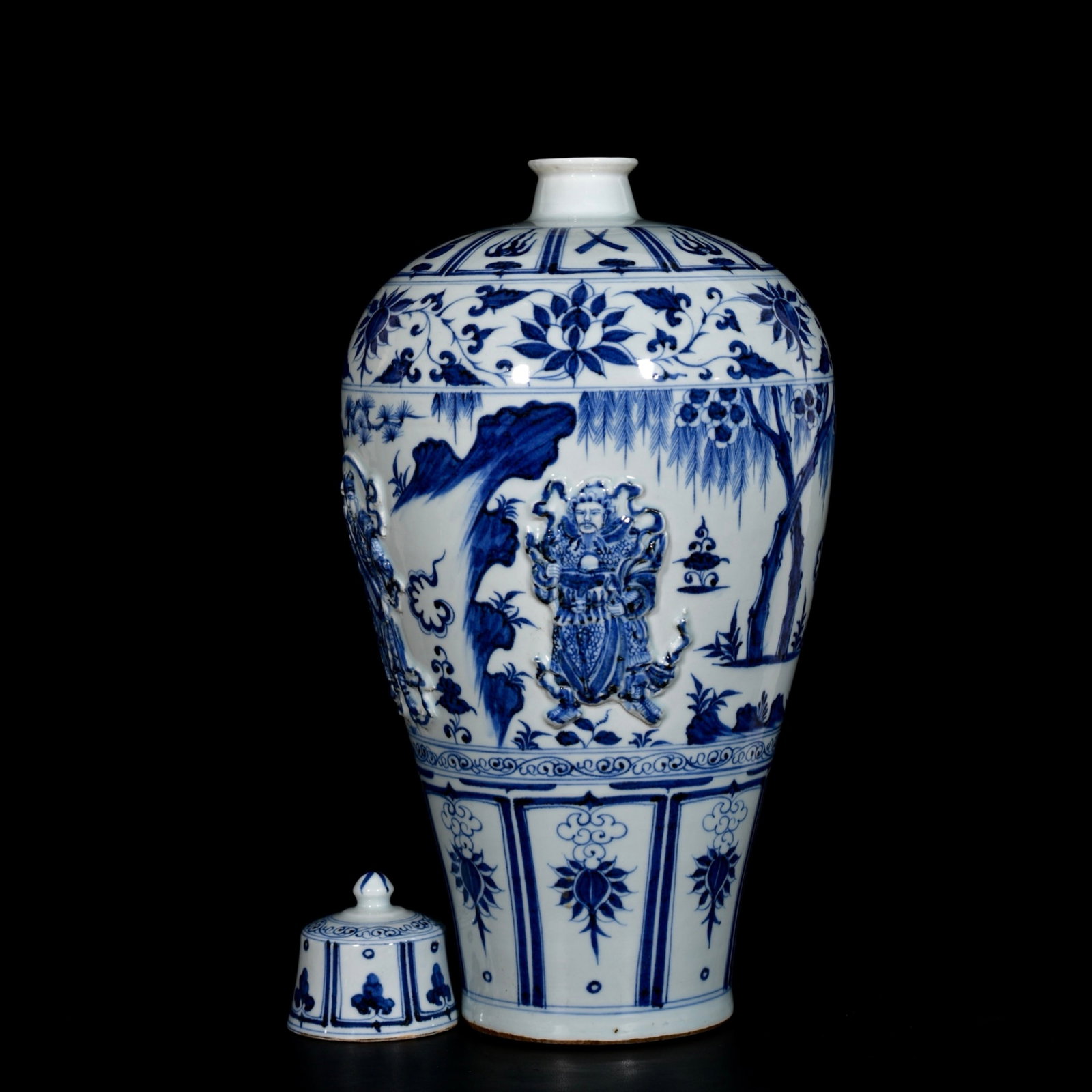 A Huge Blue and White Figure Pattern Bottle - 7