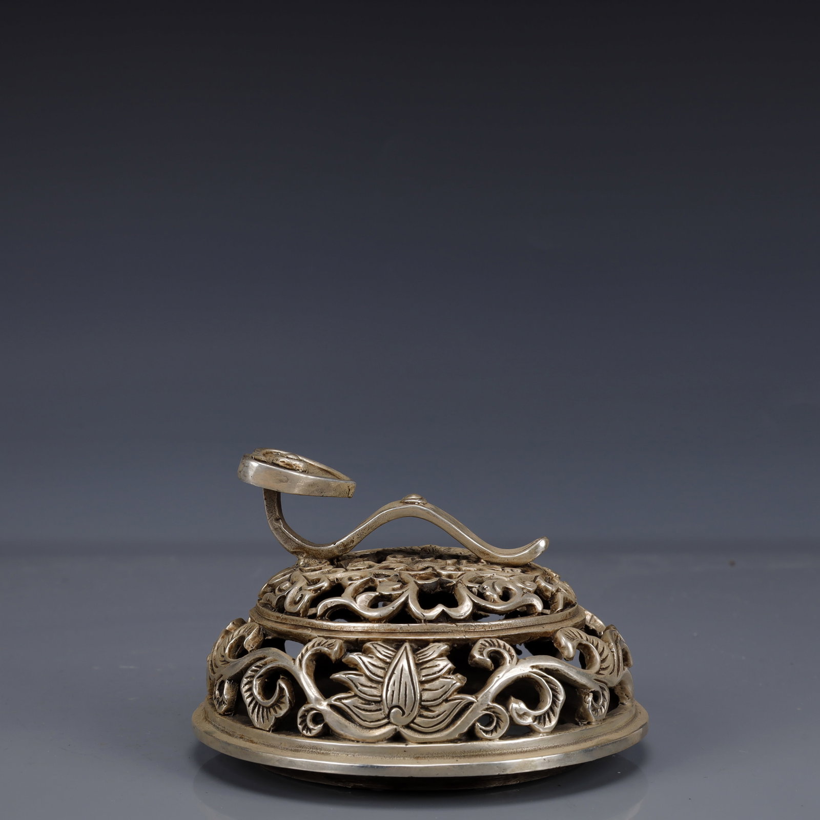 An Exquisite Silver-Plated Bronze Lotus Pattern Elephant-Ears Tripod Censer - 8