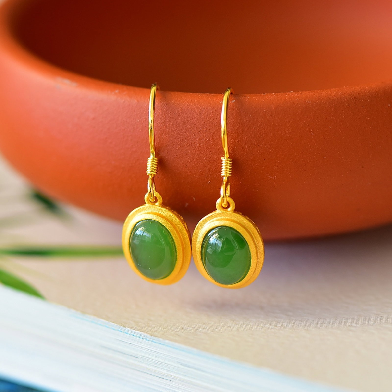 A Pair of Exquisite Sterling Silver-Gold Plated Inlaid Jasper Earrings - 2