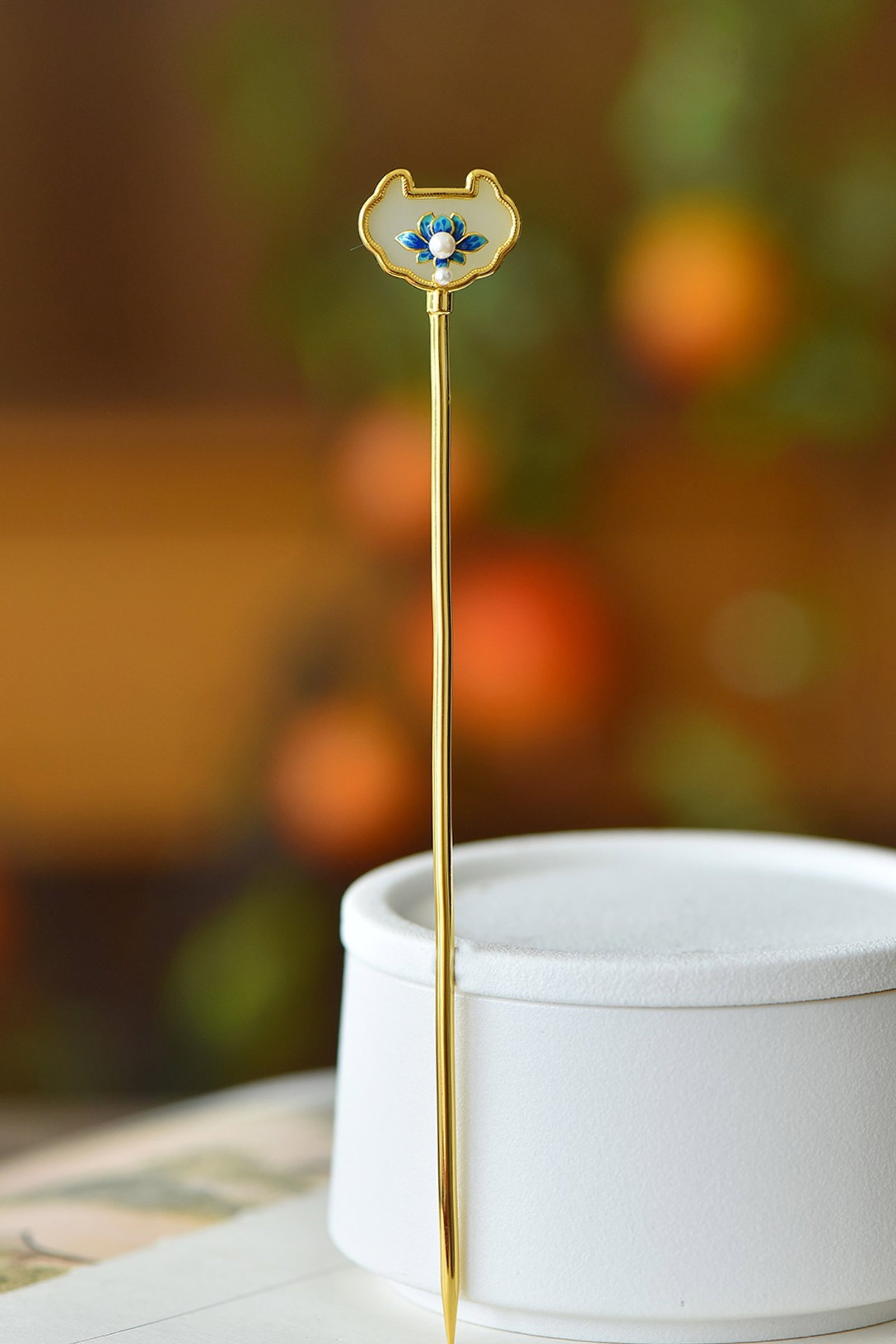 An Exquisite Sterling Silver-Gold Plated Inlaid White Jade Hairpin,Inlaid Pearls - 2