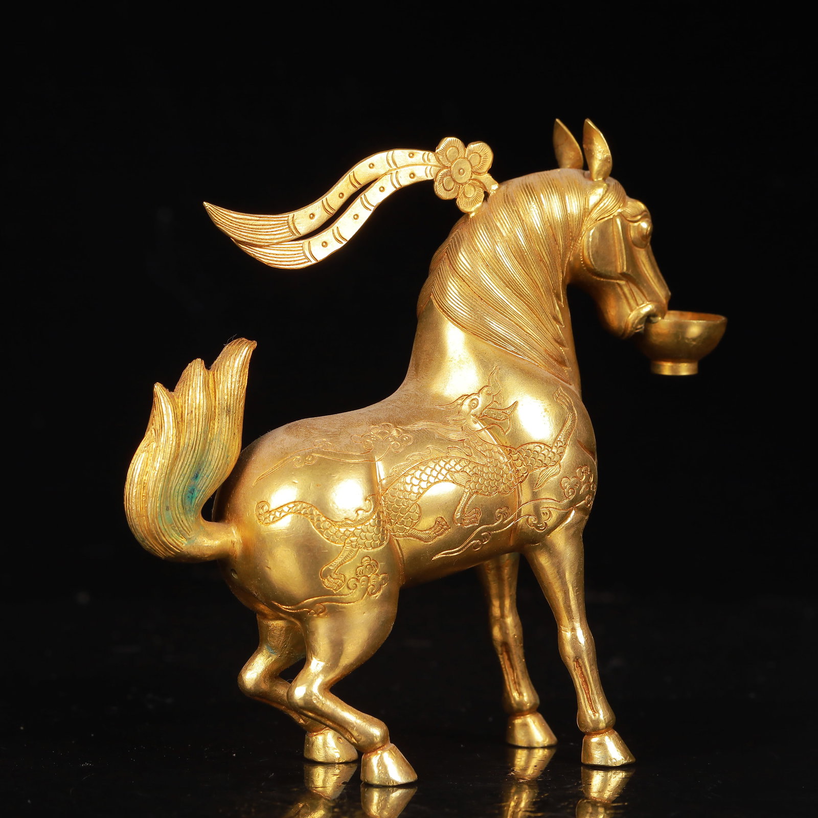 An Exquisite Gilt Bronze Dragon Pattern Horse Ornament - 5