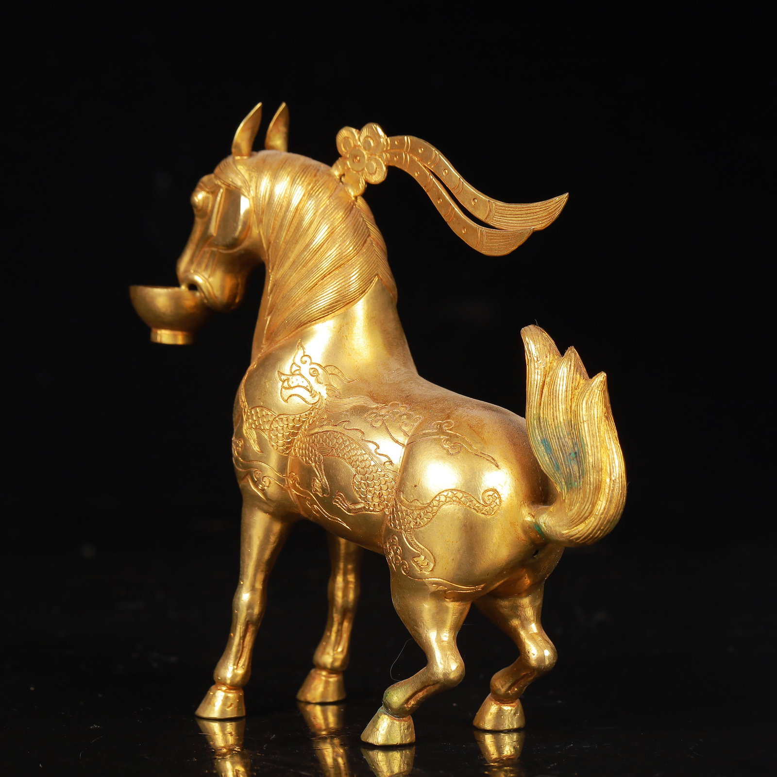 An Exquisite Gilt Bronze Dragon Pattern Horse Ornament - 6